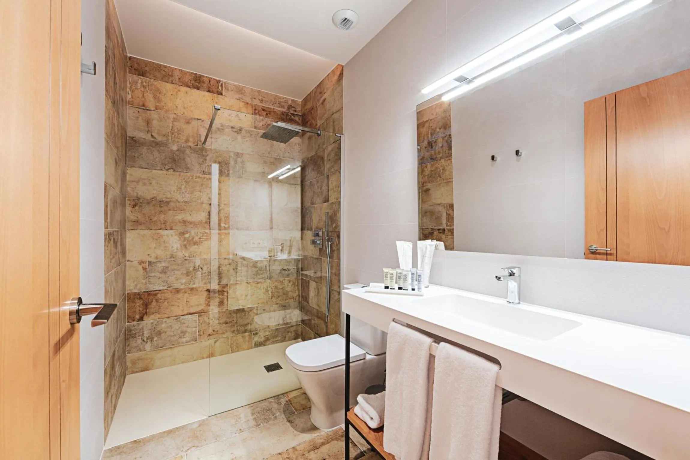 Shower in Hotel rural La Tejera