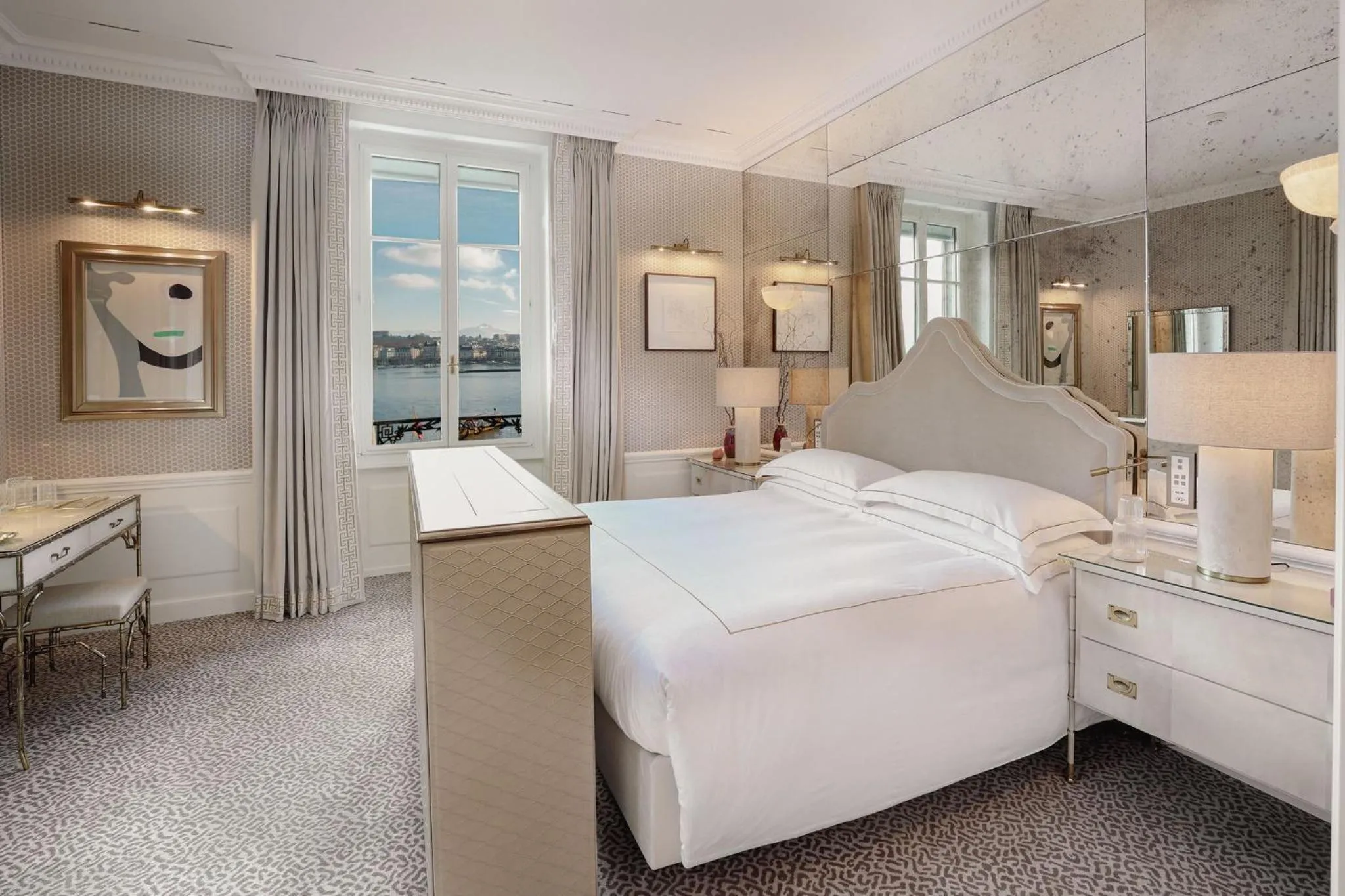 Bedroom, Bed in Hotel d'Angleterre