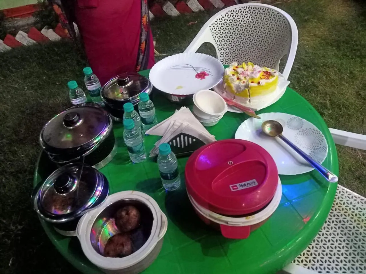 Food and drinks in Bundeli Farm Resort & Banquet Orchha