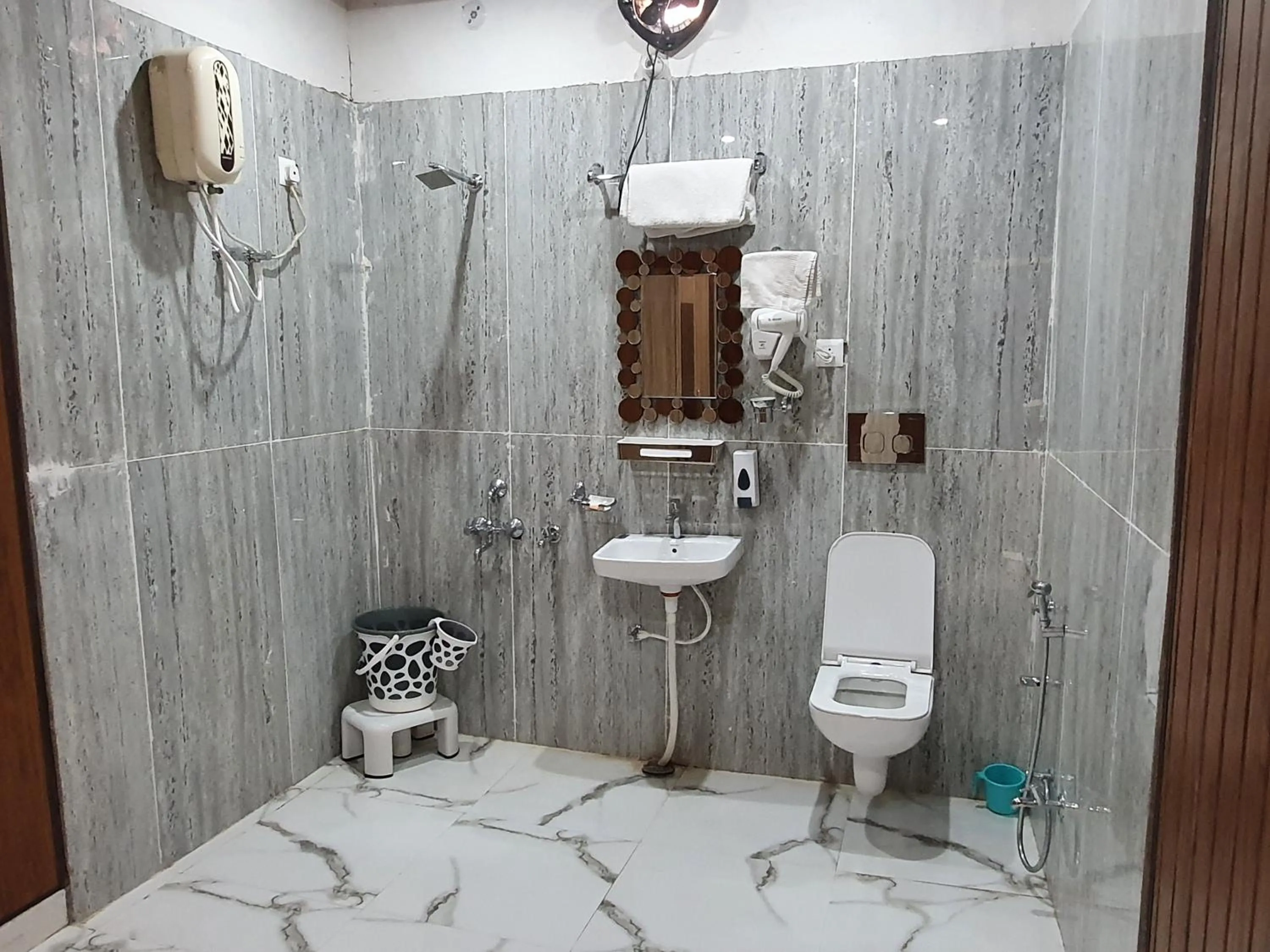Bathroom in Bundeli Farm Resort & Banquet Orchha