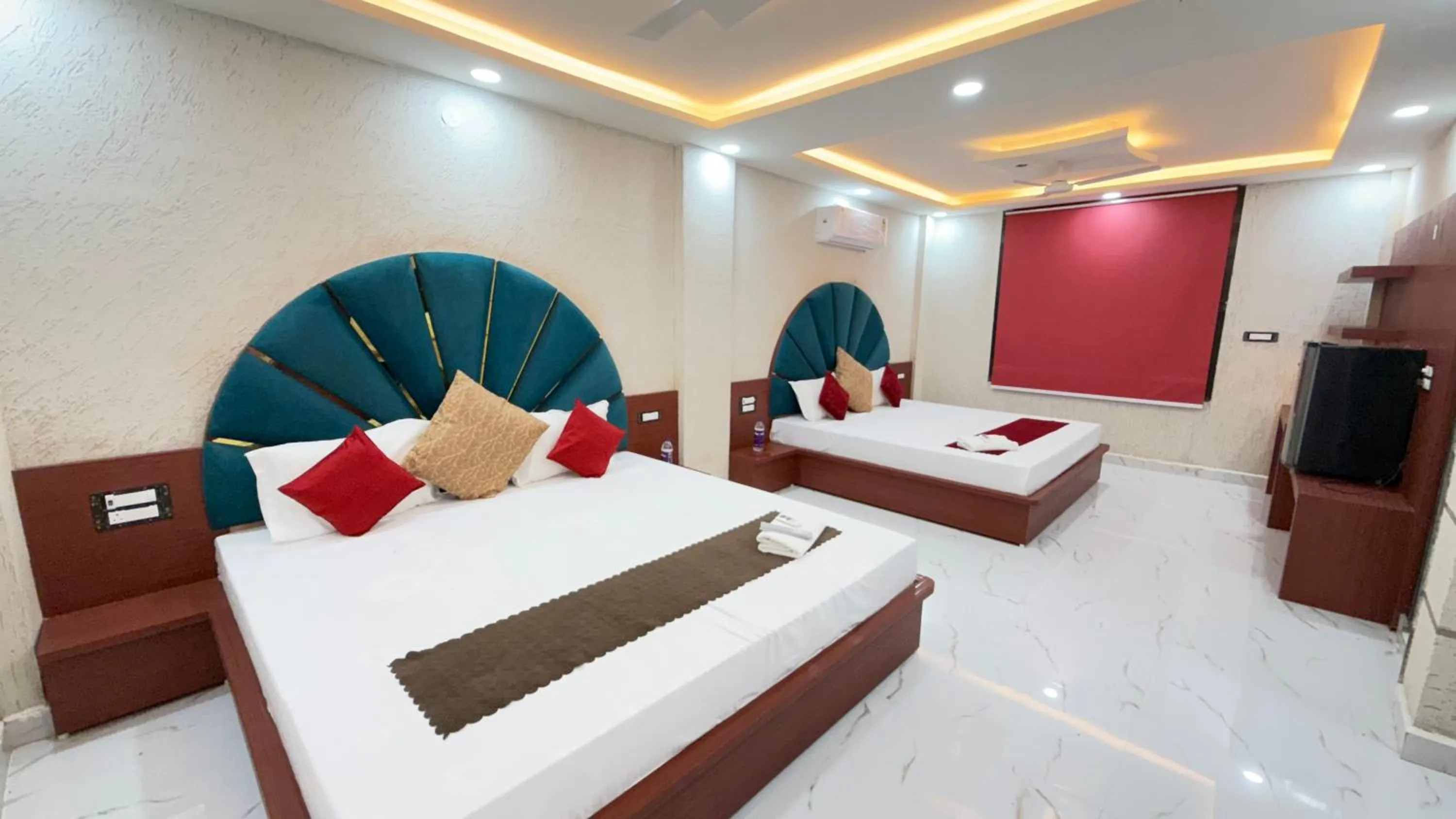 Bed in Bundeli Farm Resort & Banquet Orchha