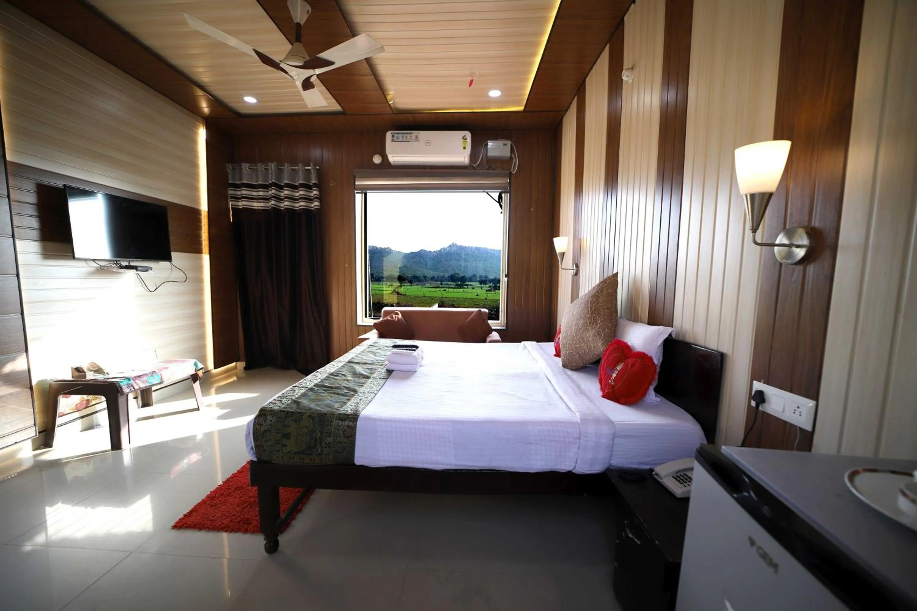 Photo of the whole room, Bed in Bundeli Farm Resort & Banquet Orchha