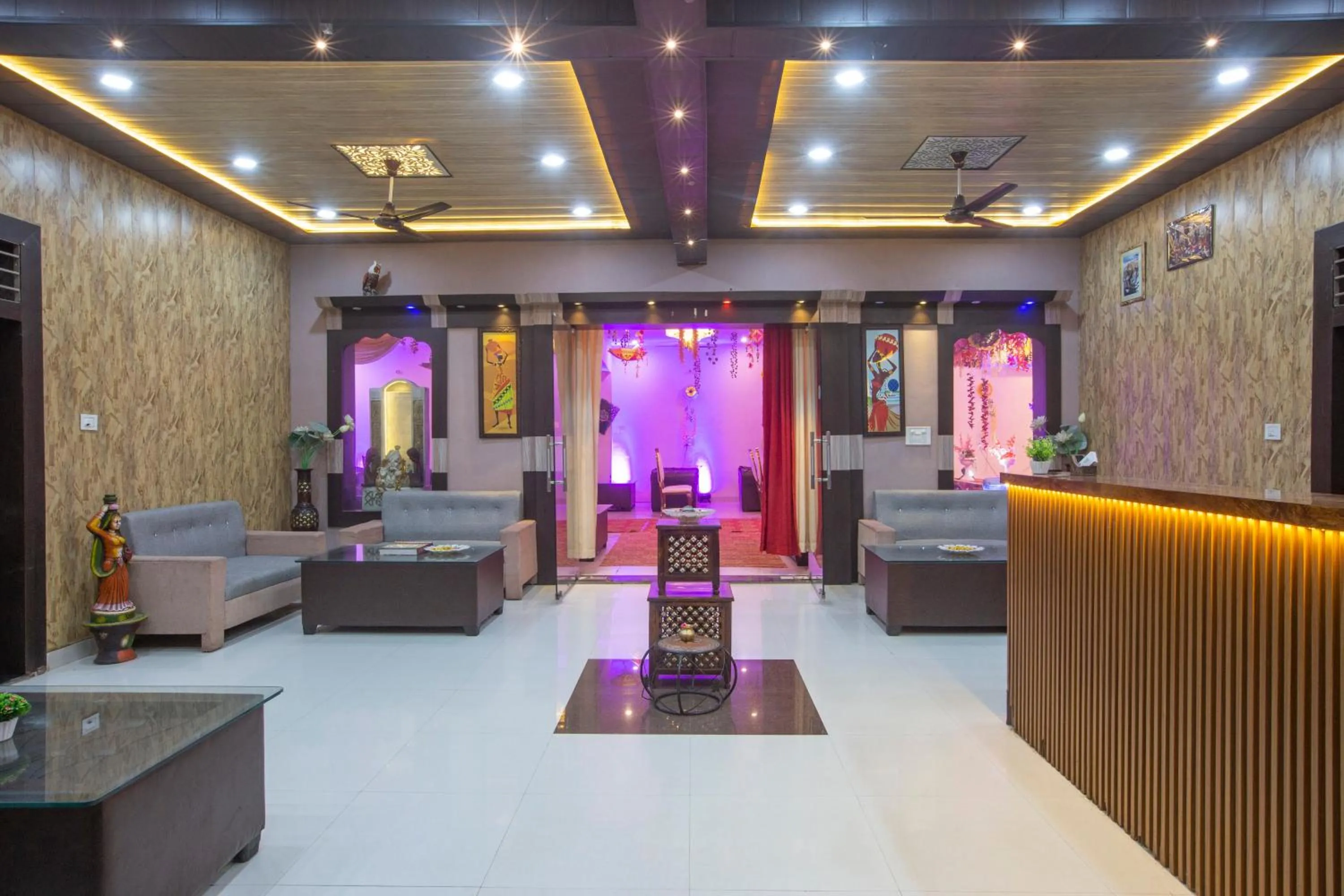 Restaurant/places to eat in Bundeli Farm Resort & Banquet Orchha