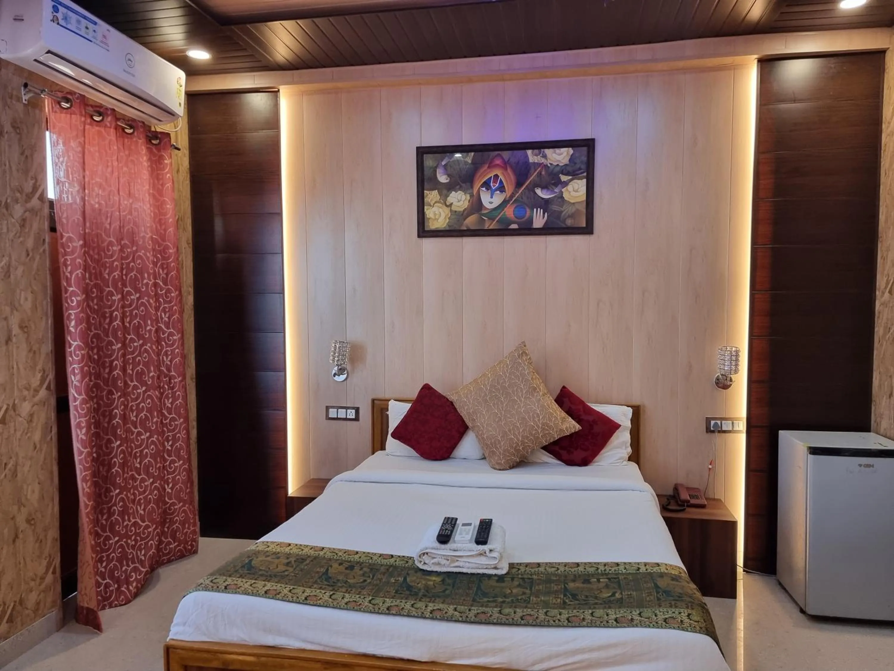 Bed in Bundeli Farm Resort & Banquet Orchha