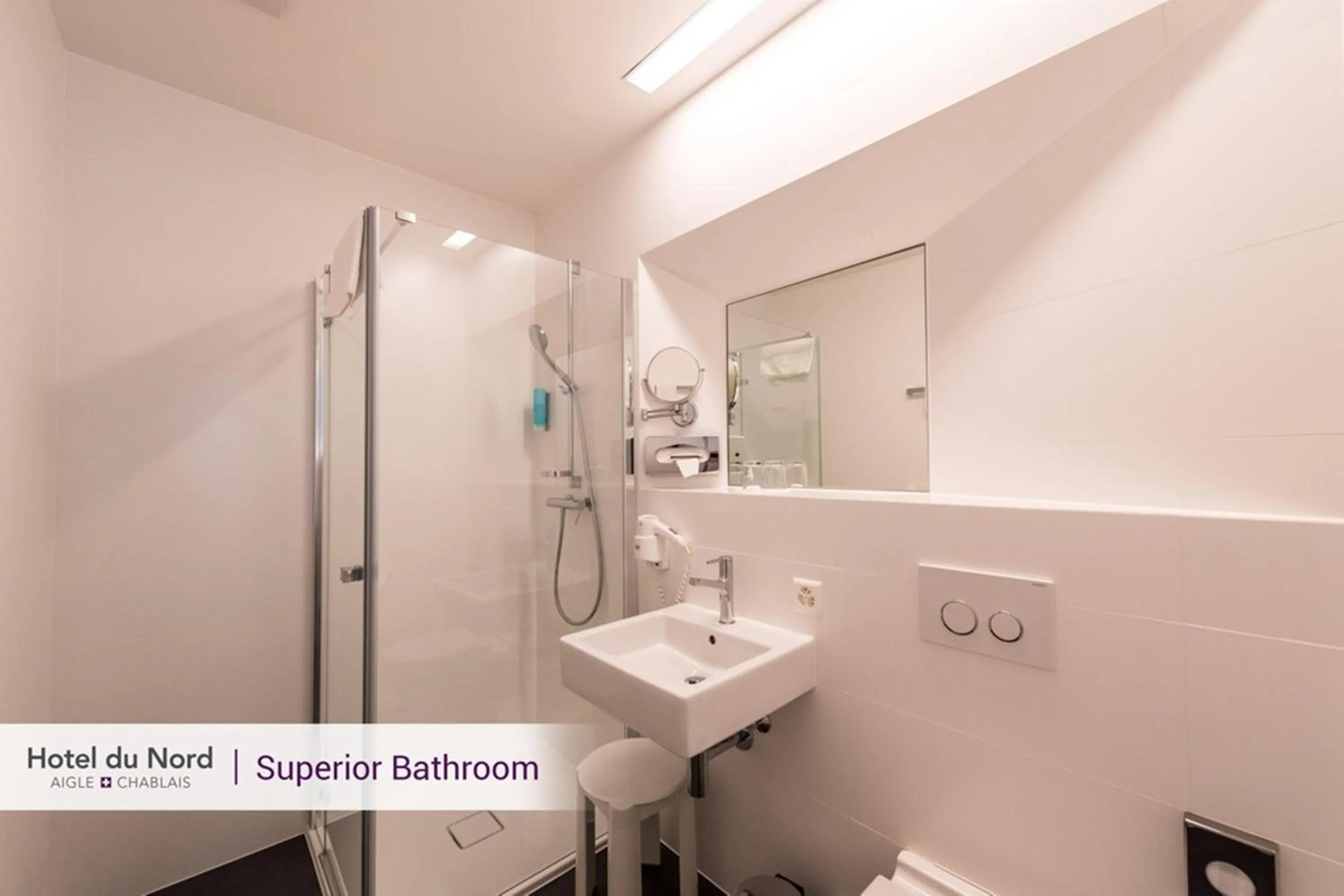 Shower in Hotel Du Nord