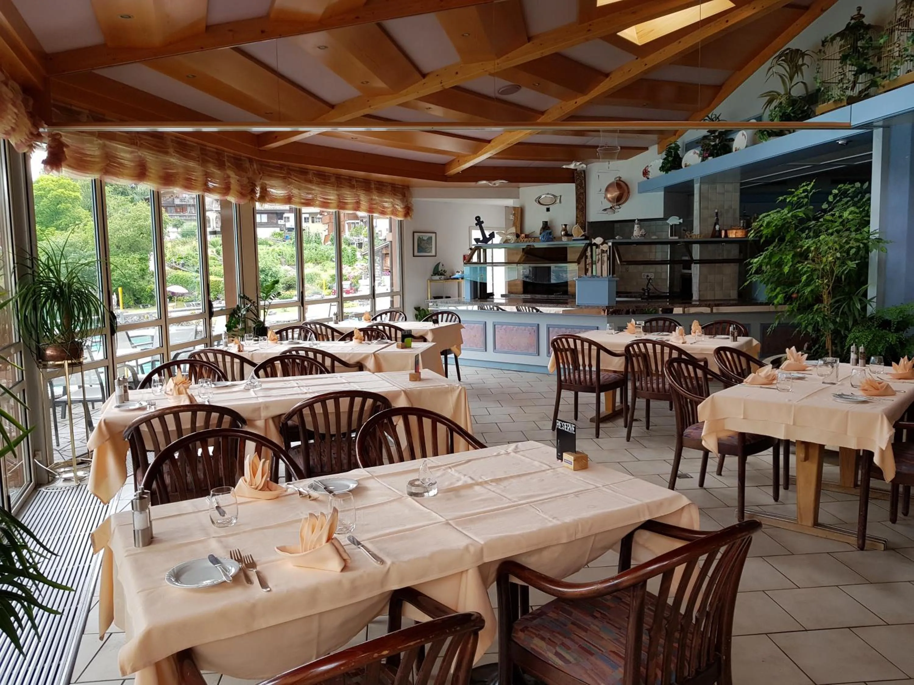 Restaurant/places to eat in Hotel Strandhotel