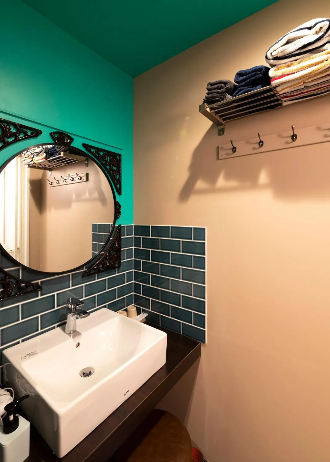 Bathroom in Room Inn Shanghai 横浜中華街 Room 2