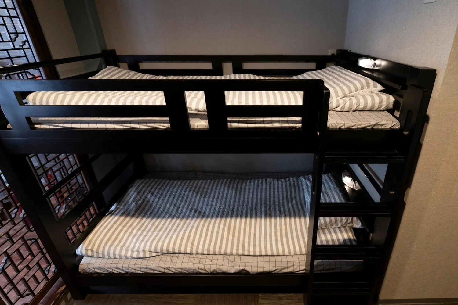 Bed in Room Inn Shanghai 横浜中華街 Room 2