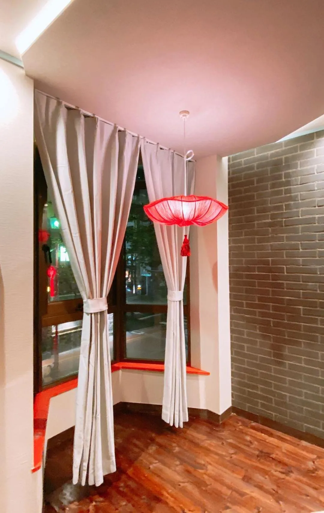 Night in Room Inn Shanghai 横浜中華街 Room 2