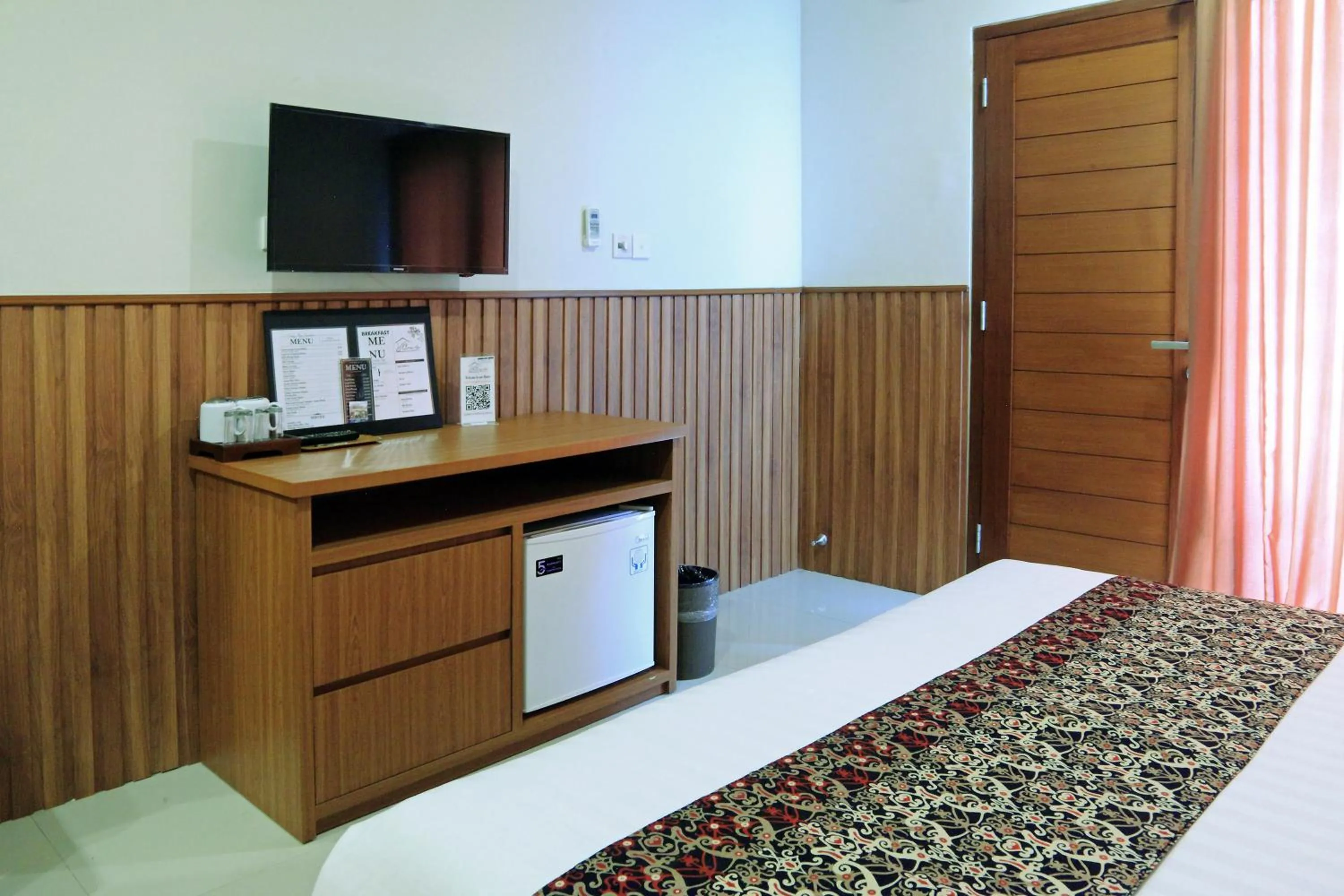 TV and multimedia, Bed in Cening Ayu Sanur