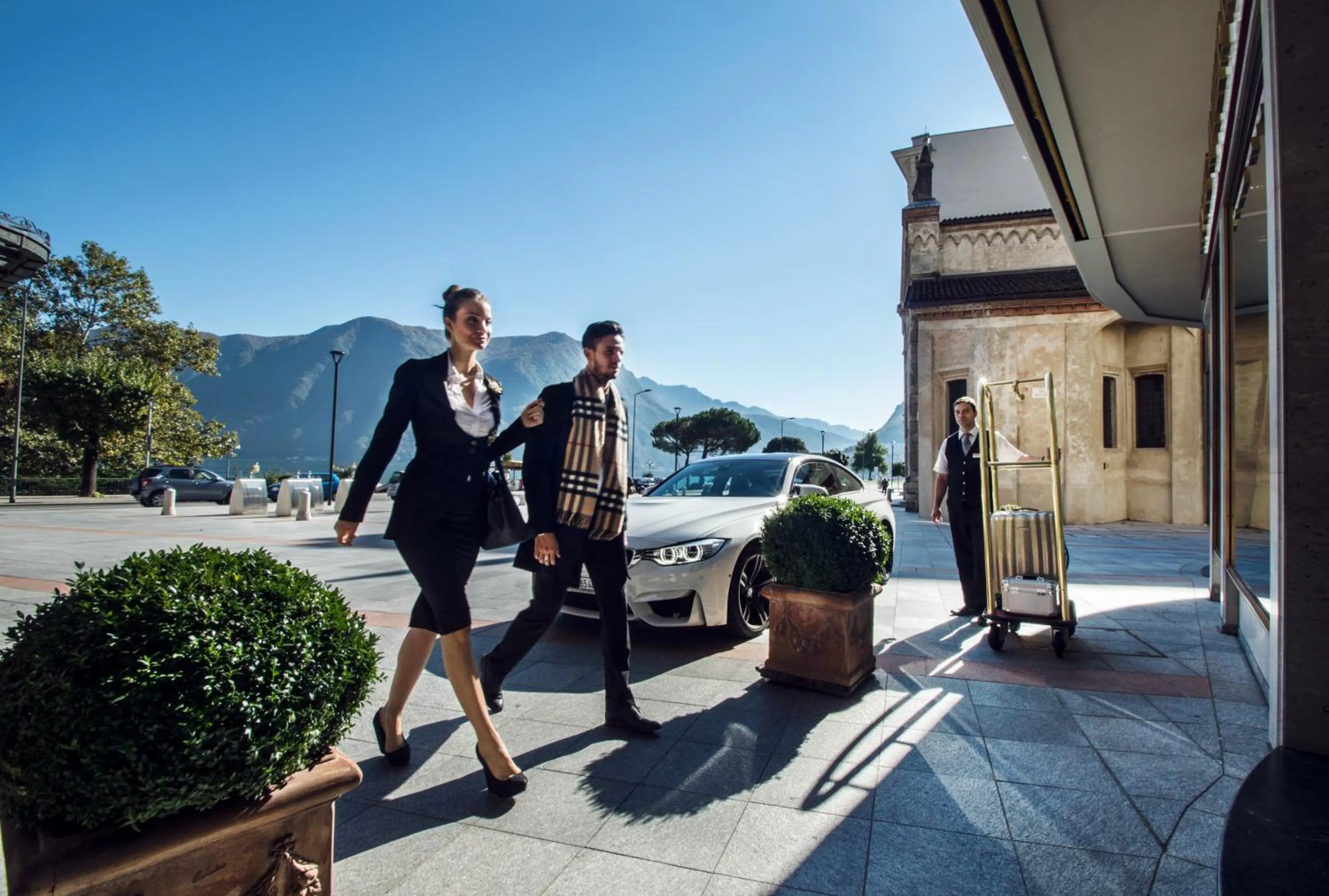 Facade/entrance in International au Lac Historic Lakeside Hotel