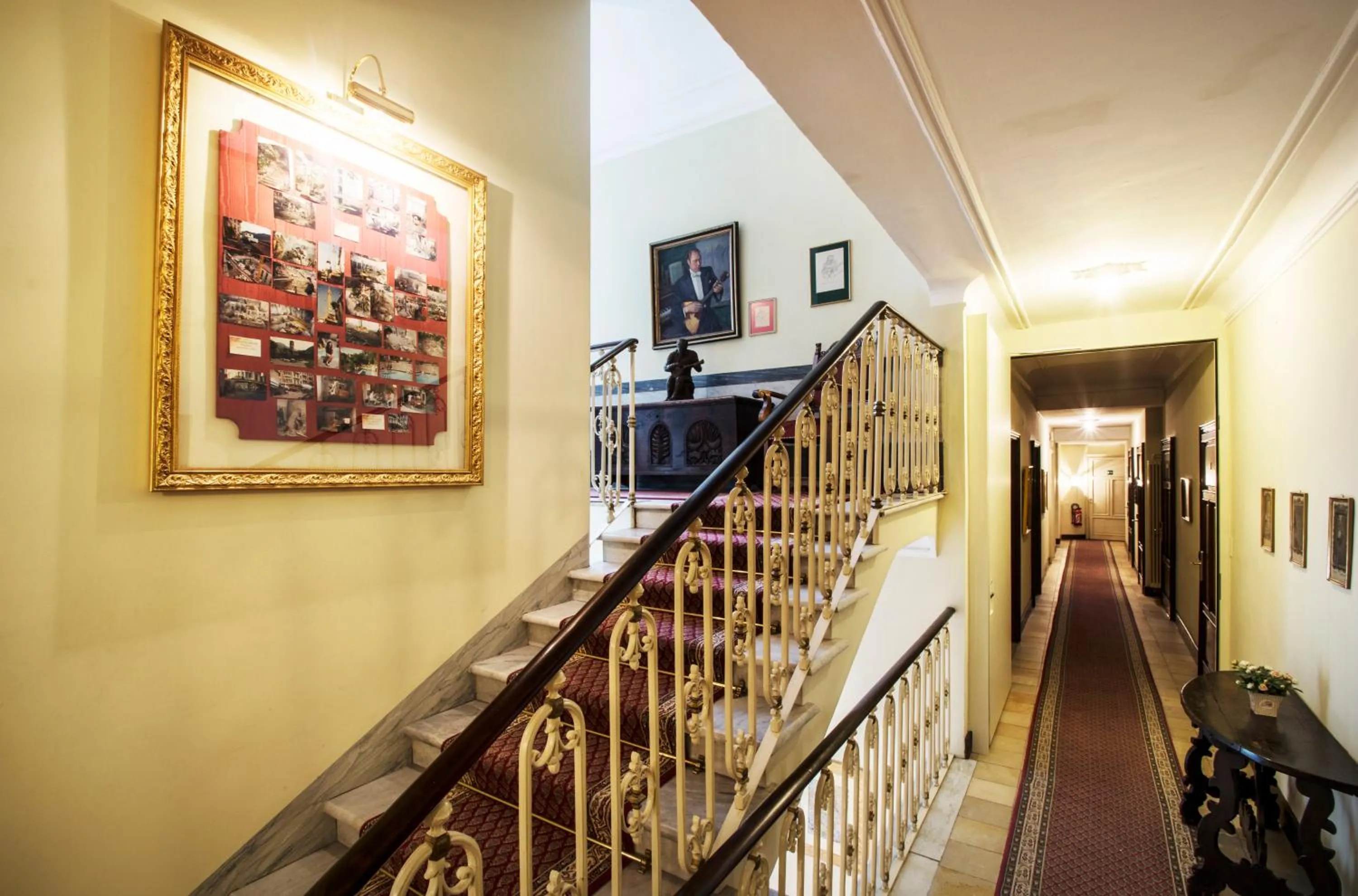 Decorative detail in International au Lac Historic Lakeside Hotel