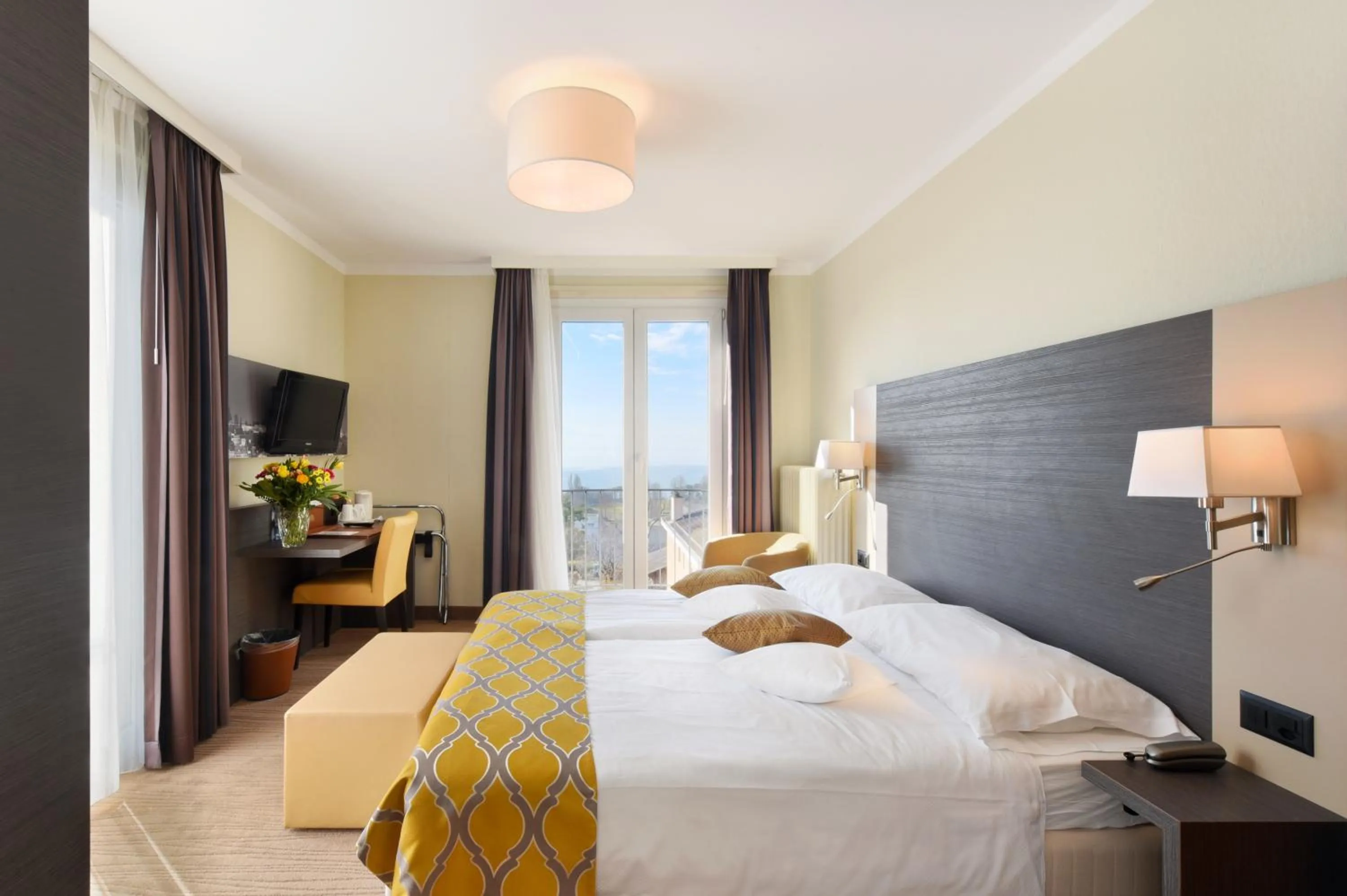 Photo of the whole room, Bed in Hôtel Bellerive