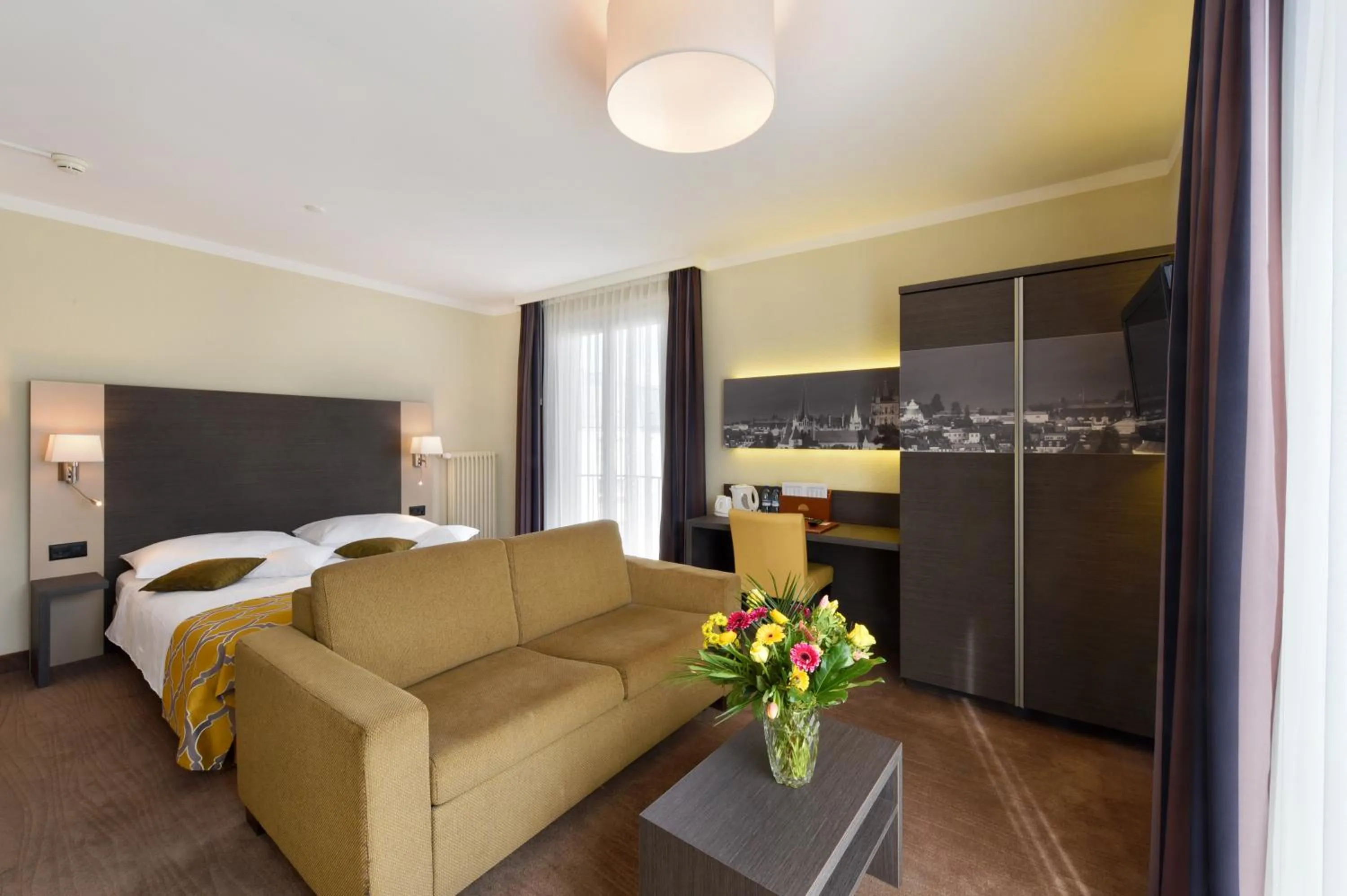 Photo of the whole room, Bed in Hôtel Bellerive