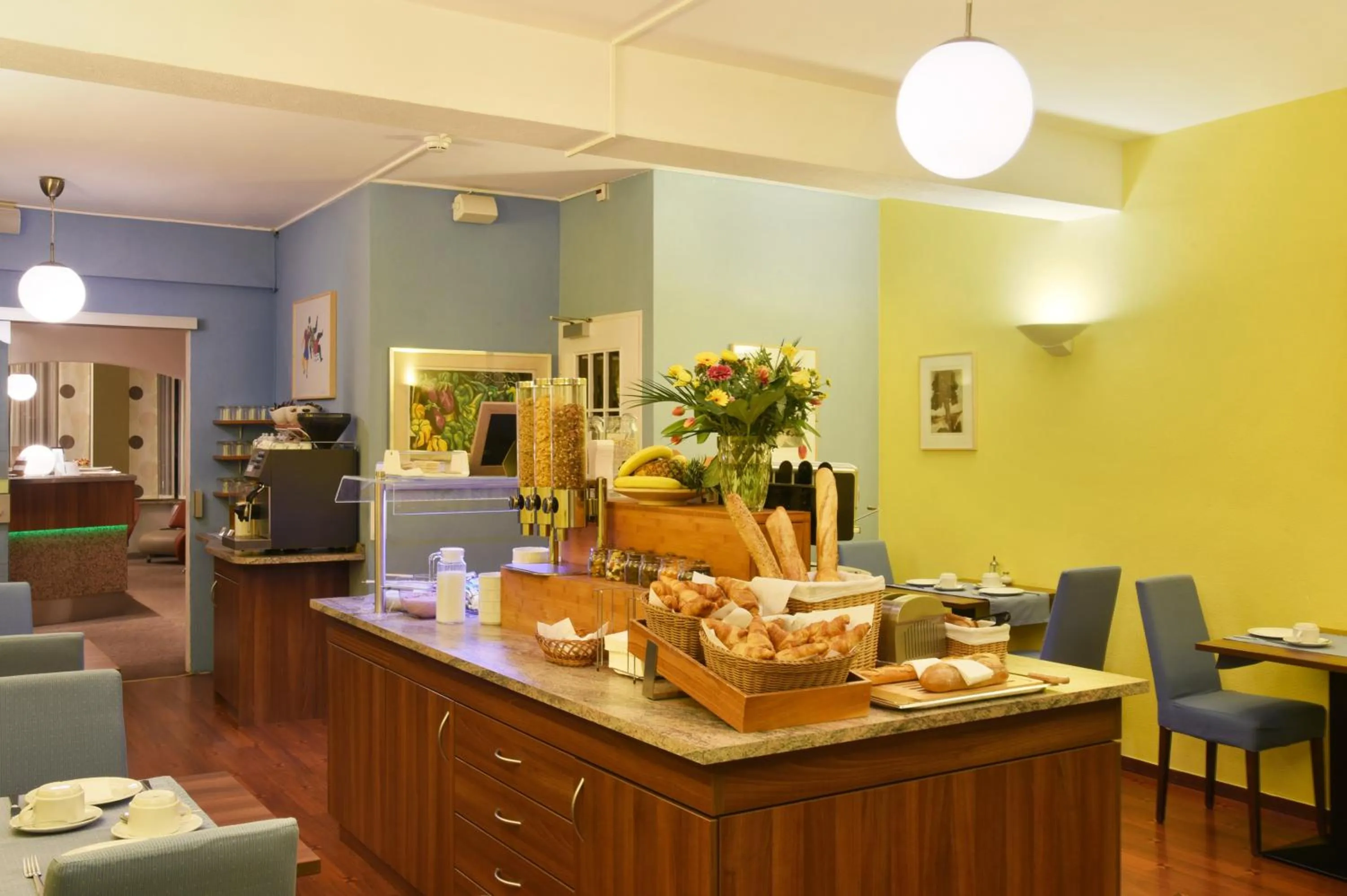 Restaurant/places to eat in Hôtel Bellerive