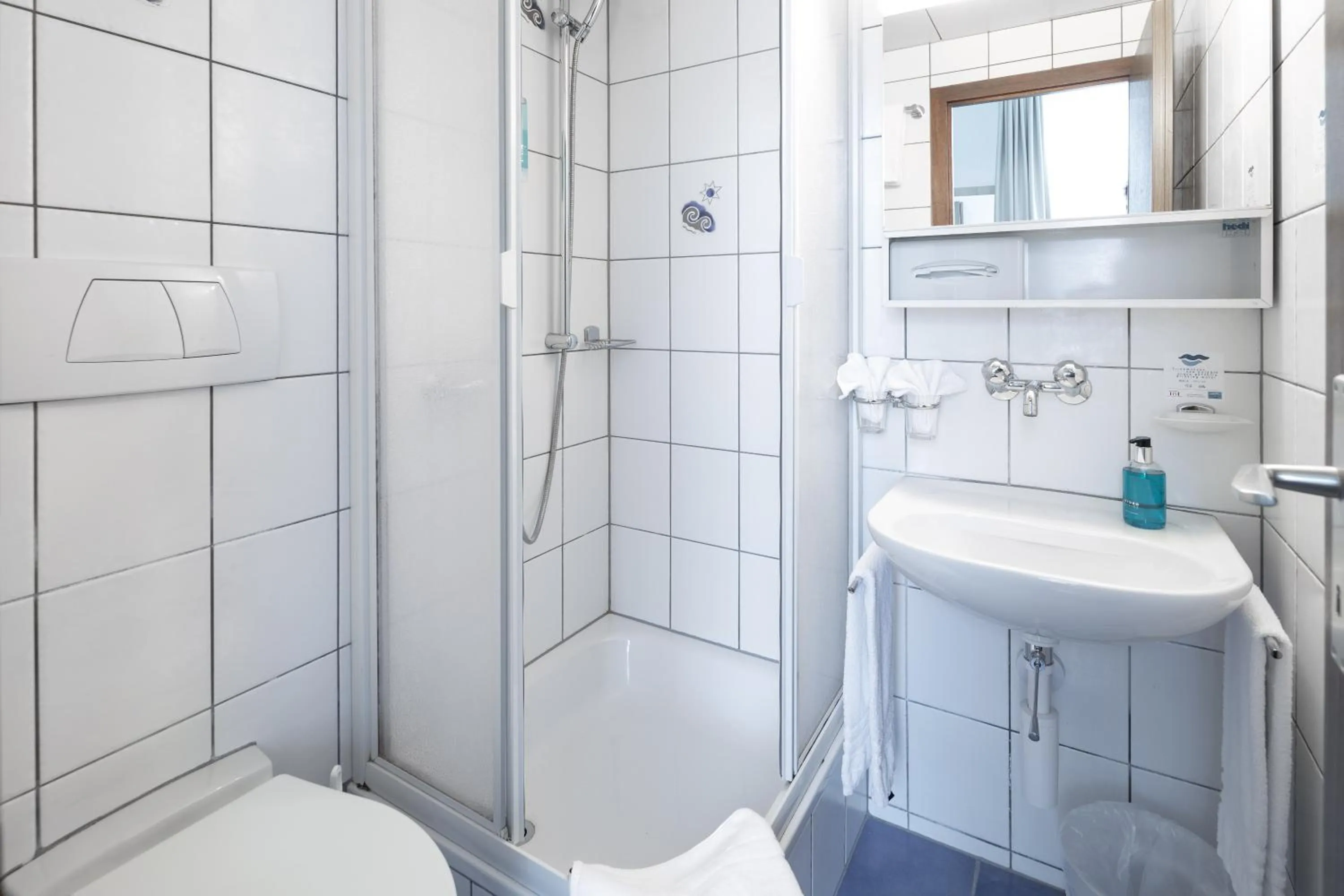 Bathroom in Hotel Lötschberg