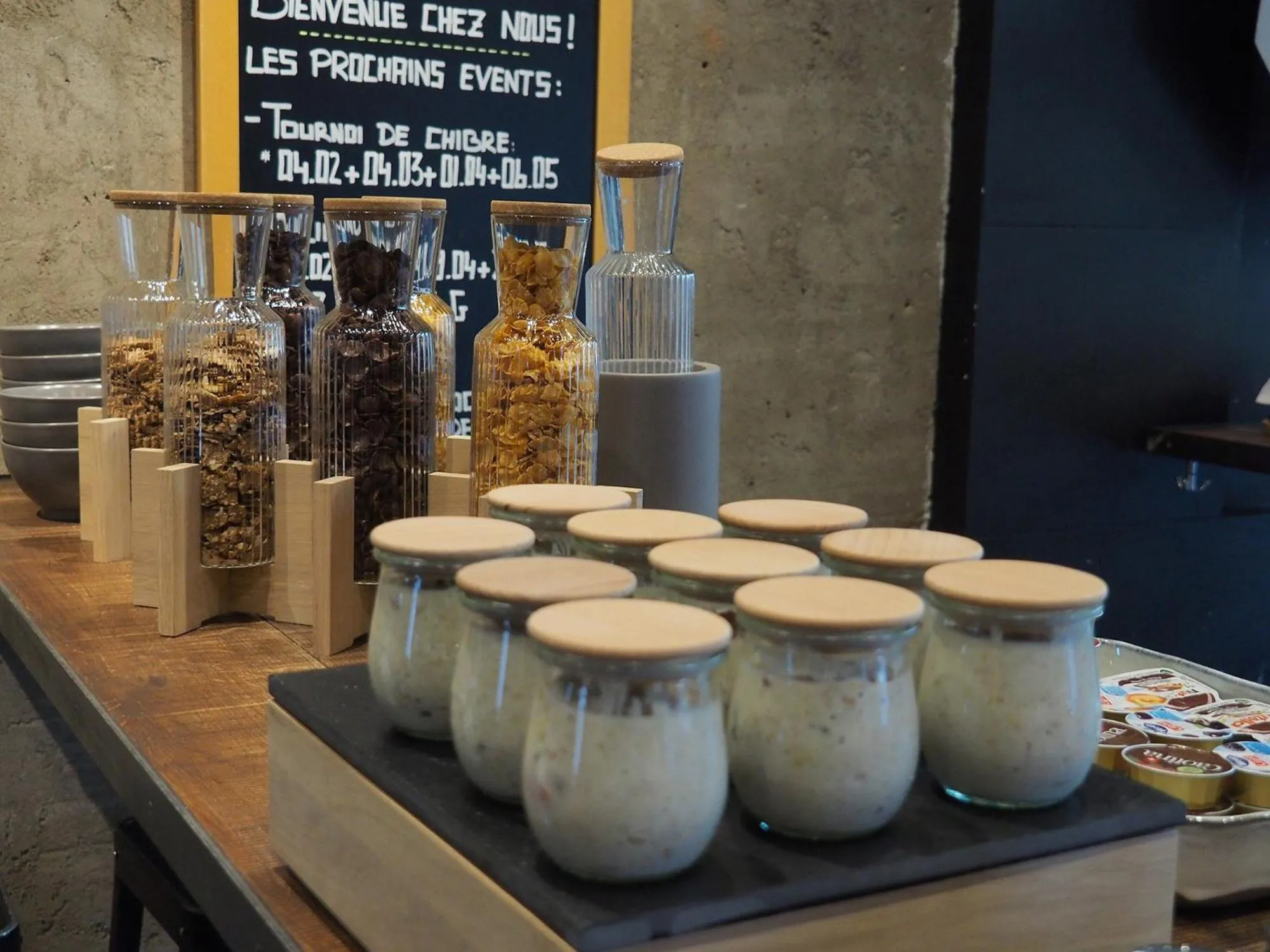 Continental breakfast in Hôtel Des Arts