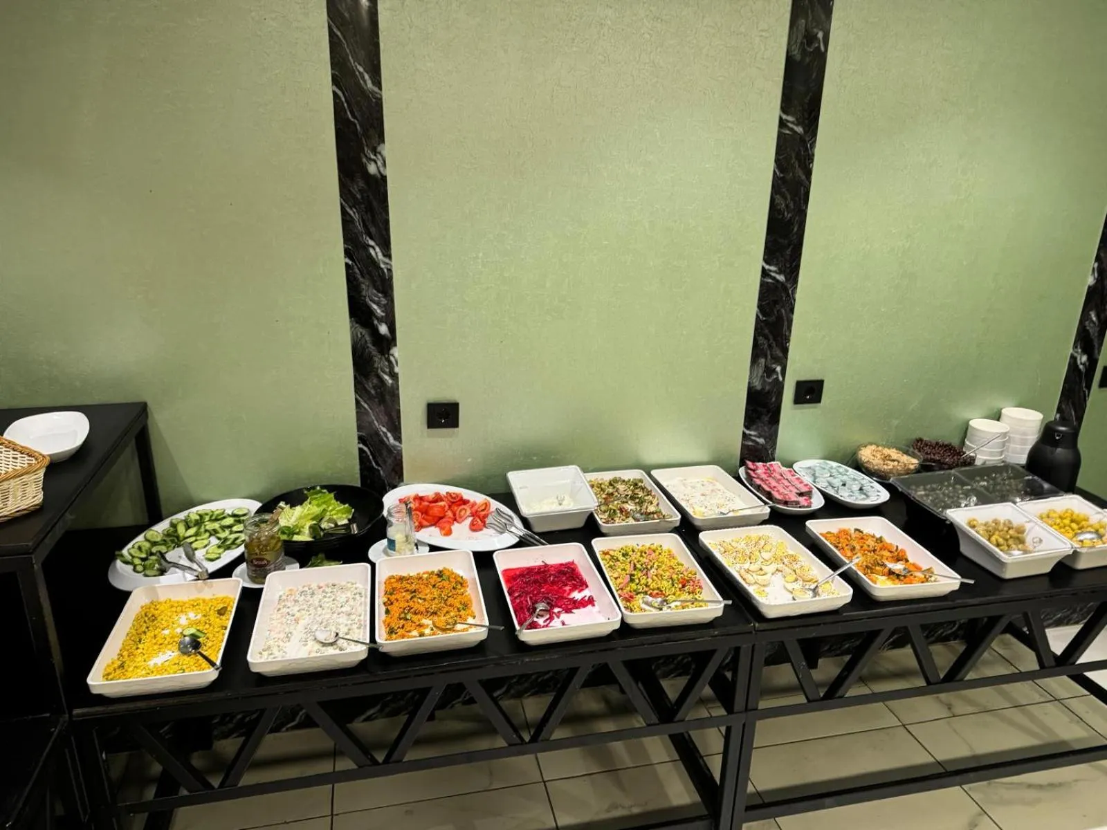 Breakfast in Marina Green Suite & Residence