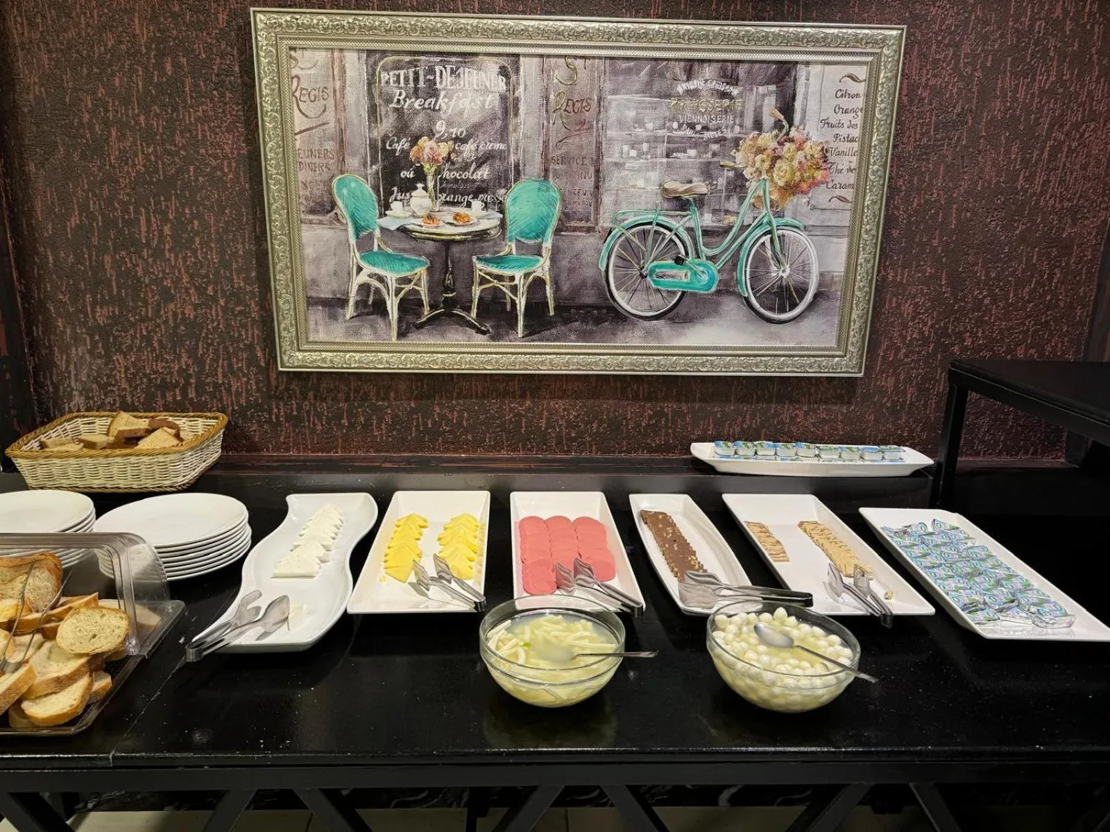 Breakfast in Marina Green Suite & Residence