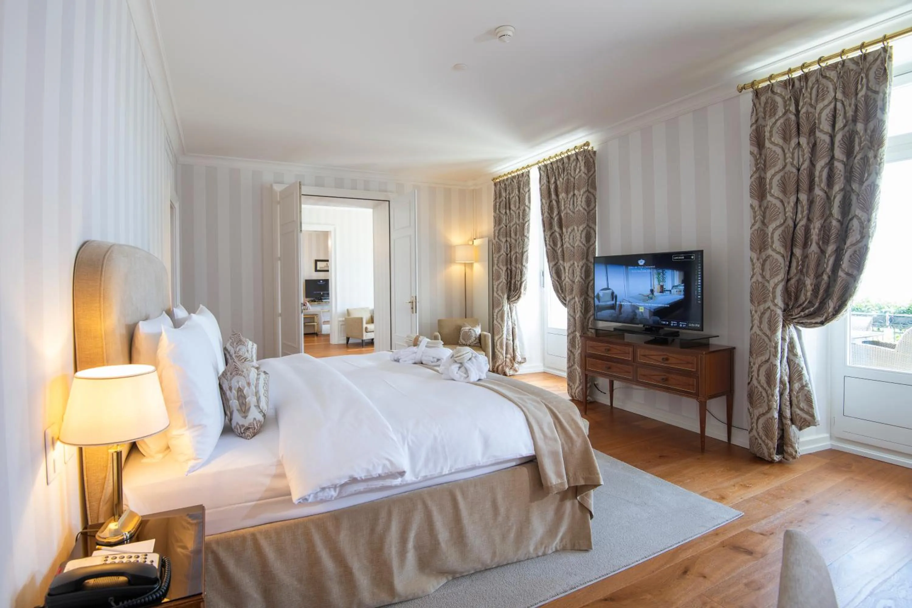 Bed in Hôtel Des Trois Couronnes & Spa - The Leading Hotels of the World