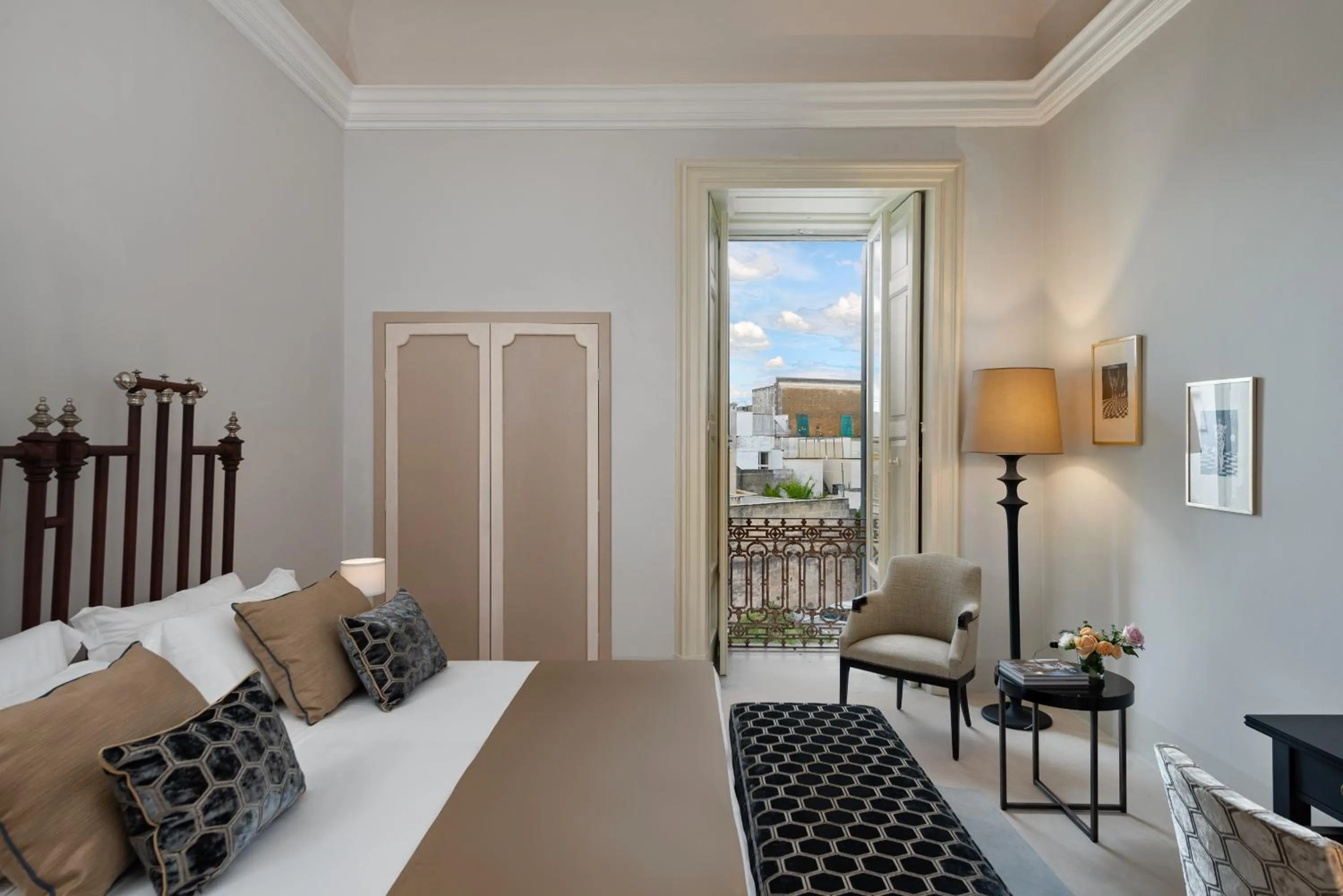 View (from property/room), Bed in Palazzo Donna Elisabetta