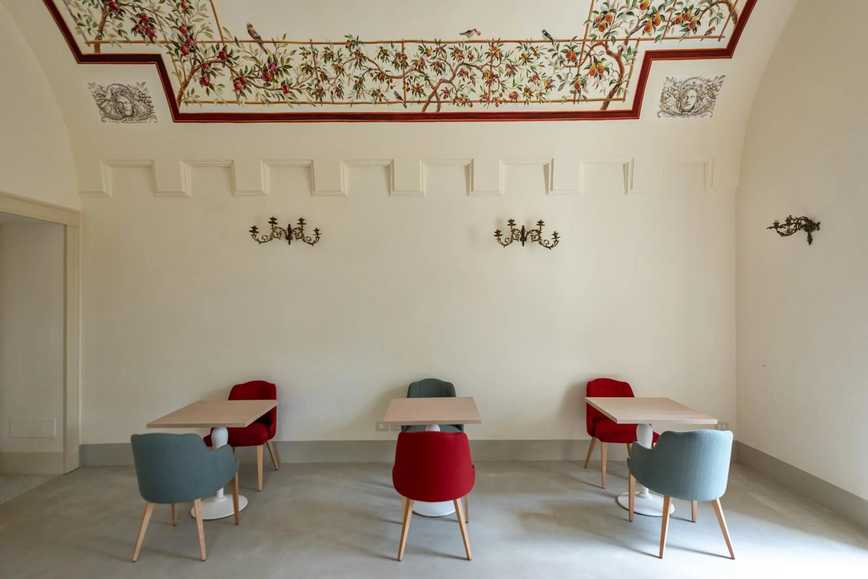 Seating area in Palazzo Donna Elisabetta