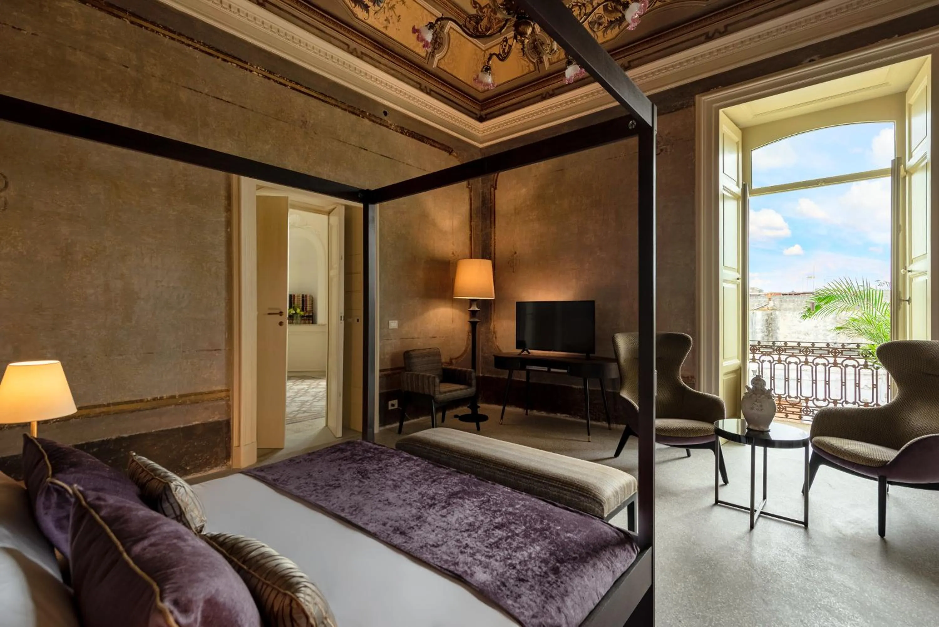 View (from property/room), Bed in Palazzo Donna Elisabetta
