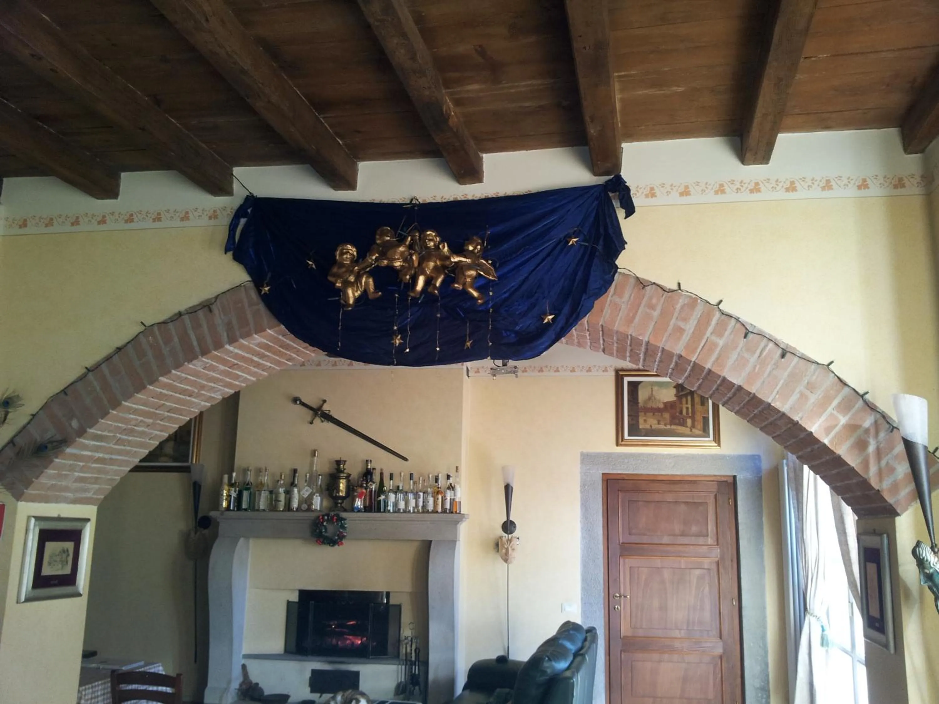 Lounge or bar in Antica Locanda La Tinara del Belvedere - Romantic Dreams -