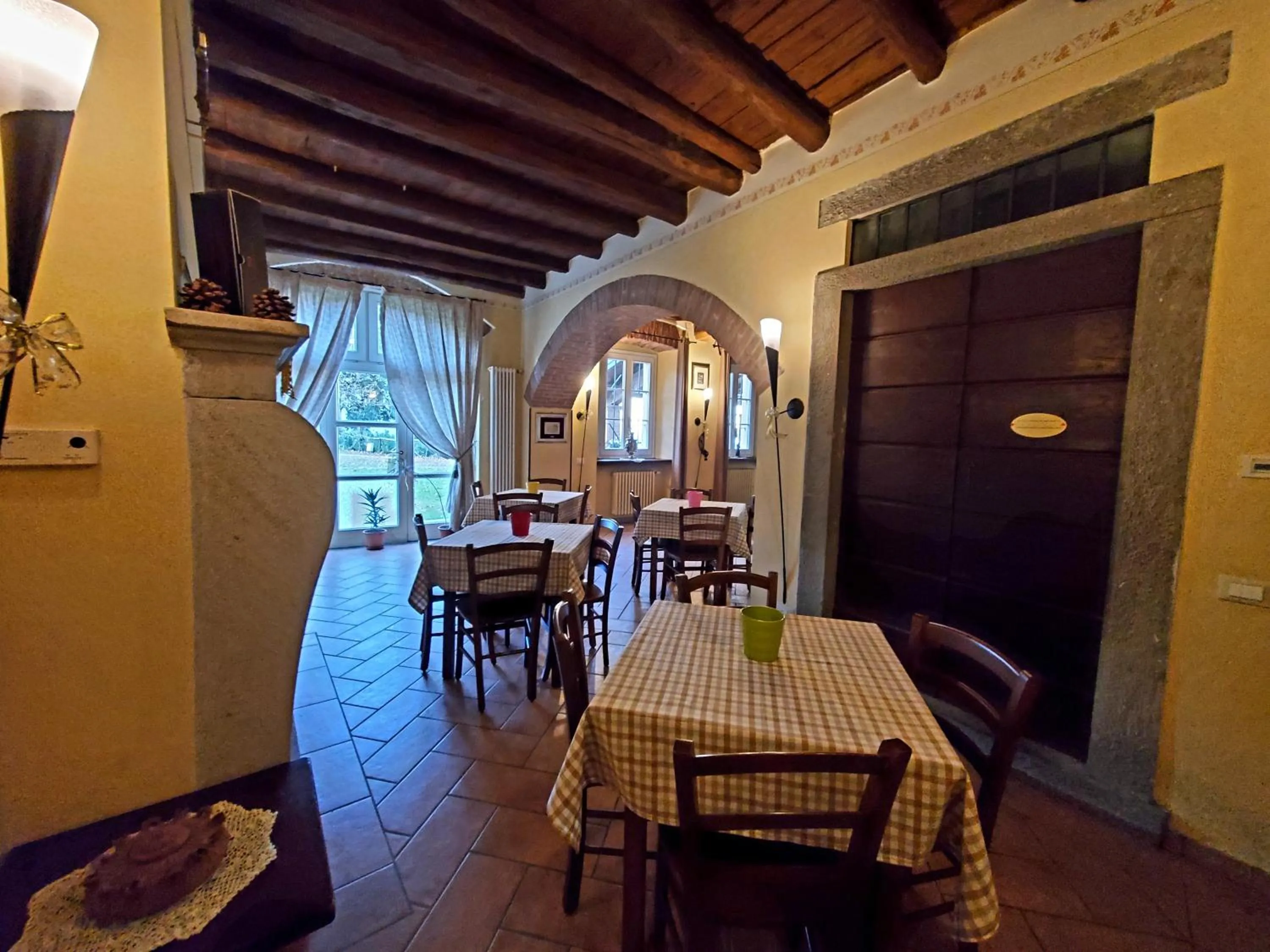 Restaurant/places to eat in Antica Locanda La Tinara del Belvedere - Romantic Dreams -