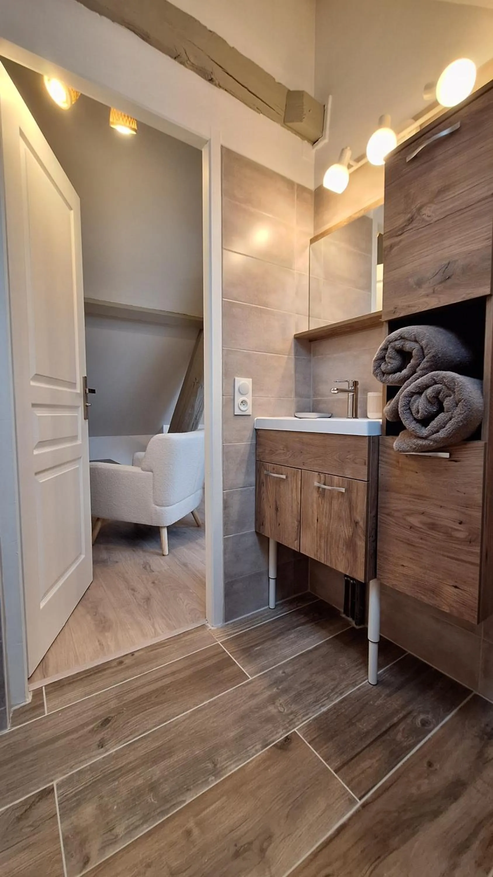 Bathroom in Traînefeuilles - Chambres d'hôtes proche Zoo de Beauval