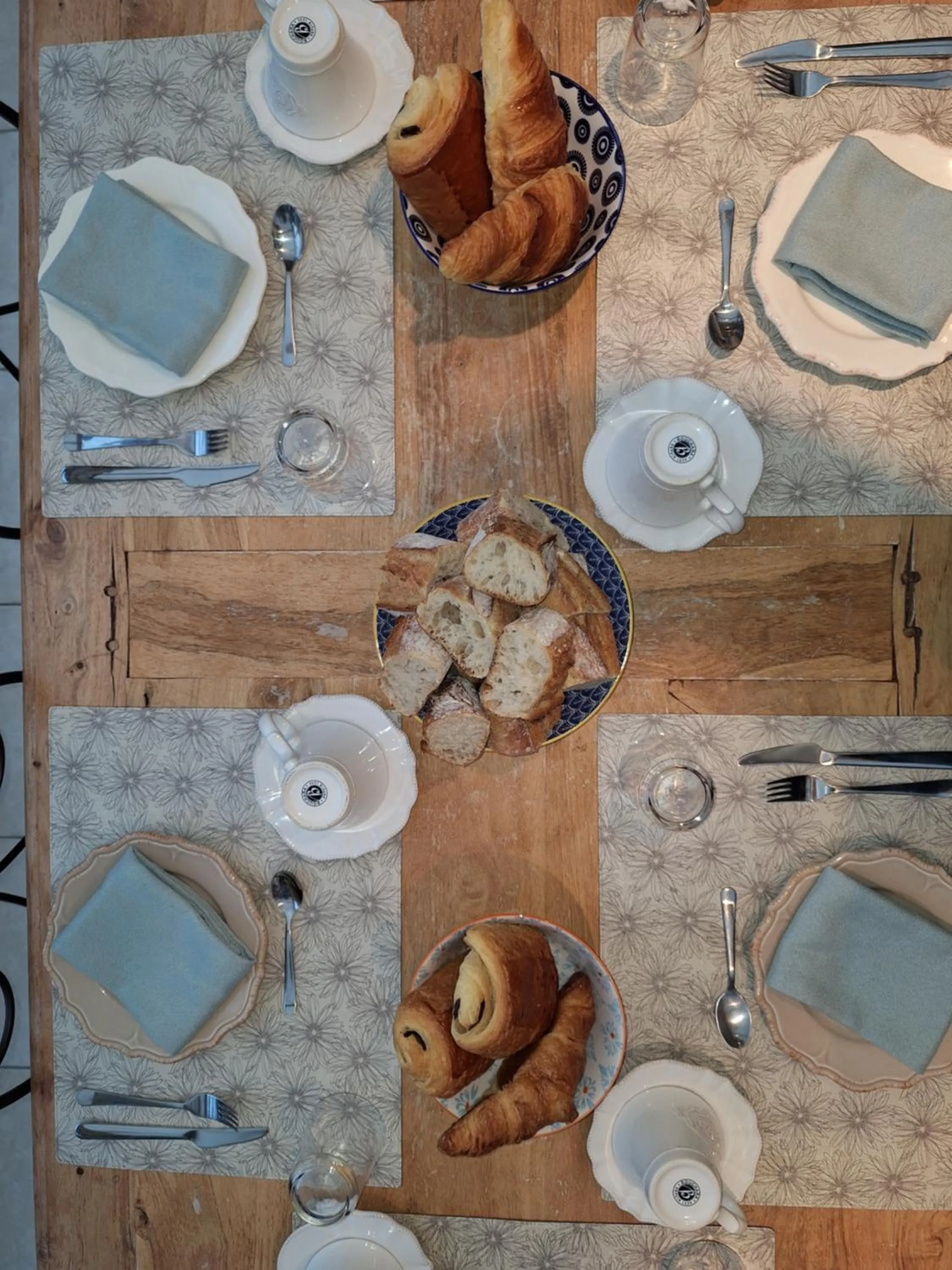 Breakfast in Traînefeuilles - Chambres d'hôtes proche Zoo de Beauval