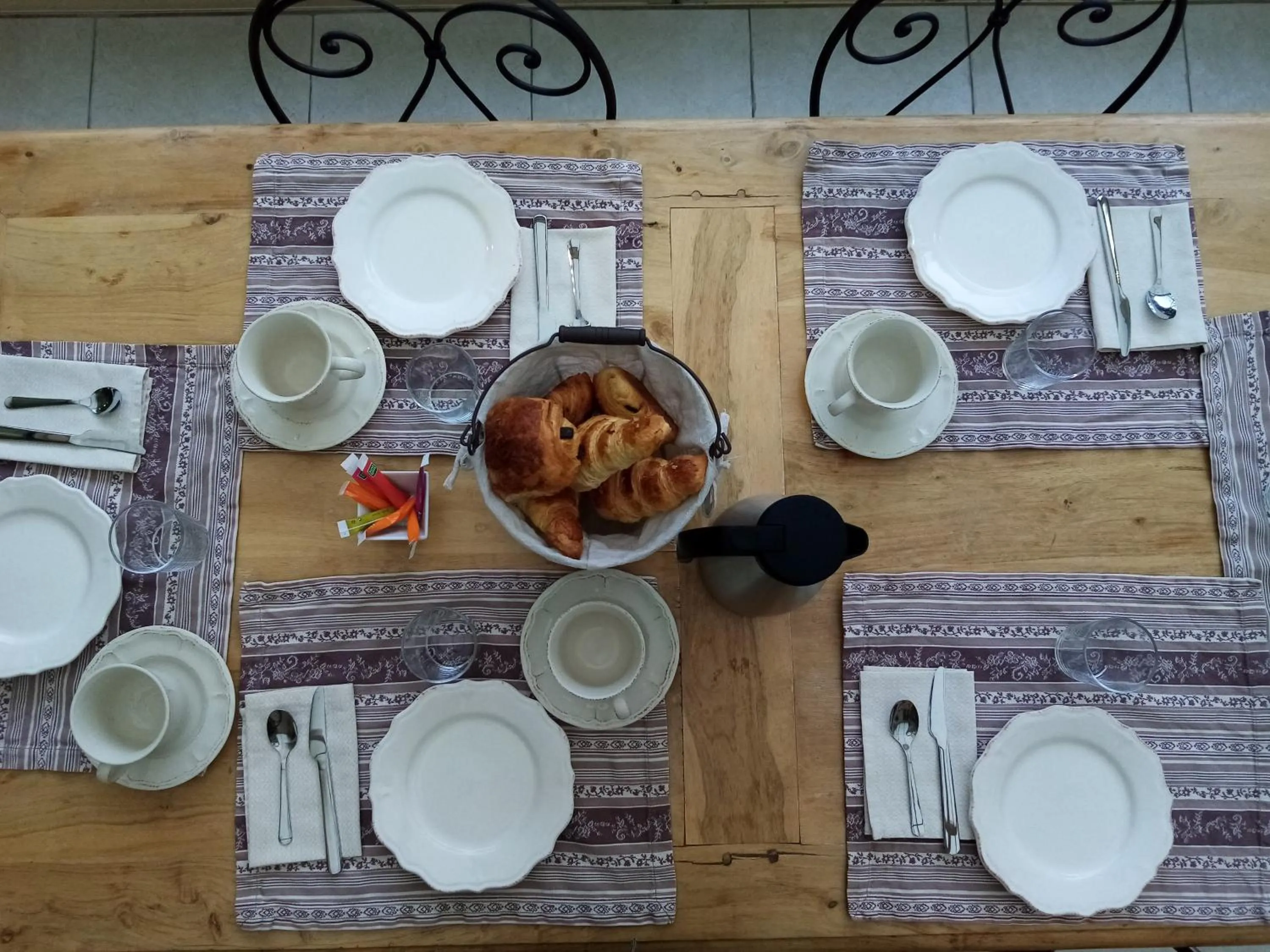 Breakfast in Traînefeuilles - Chambres d'hôtes proche Zoo de Beauval