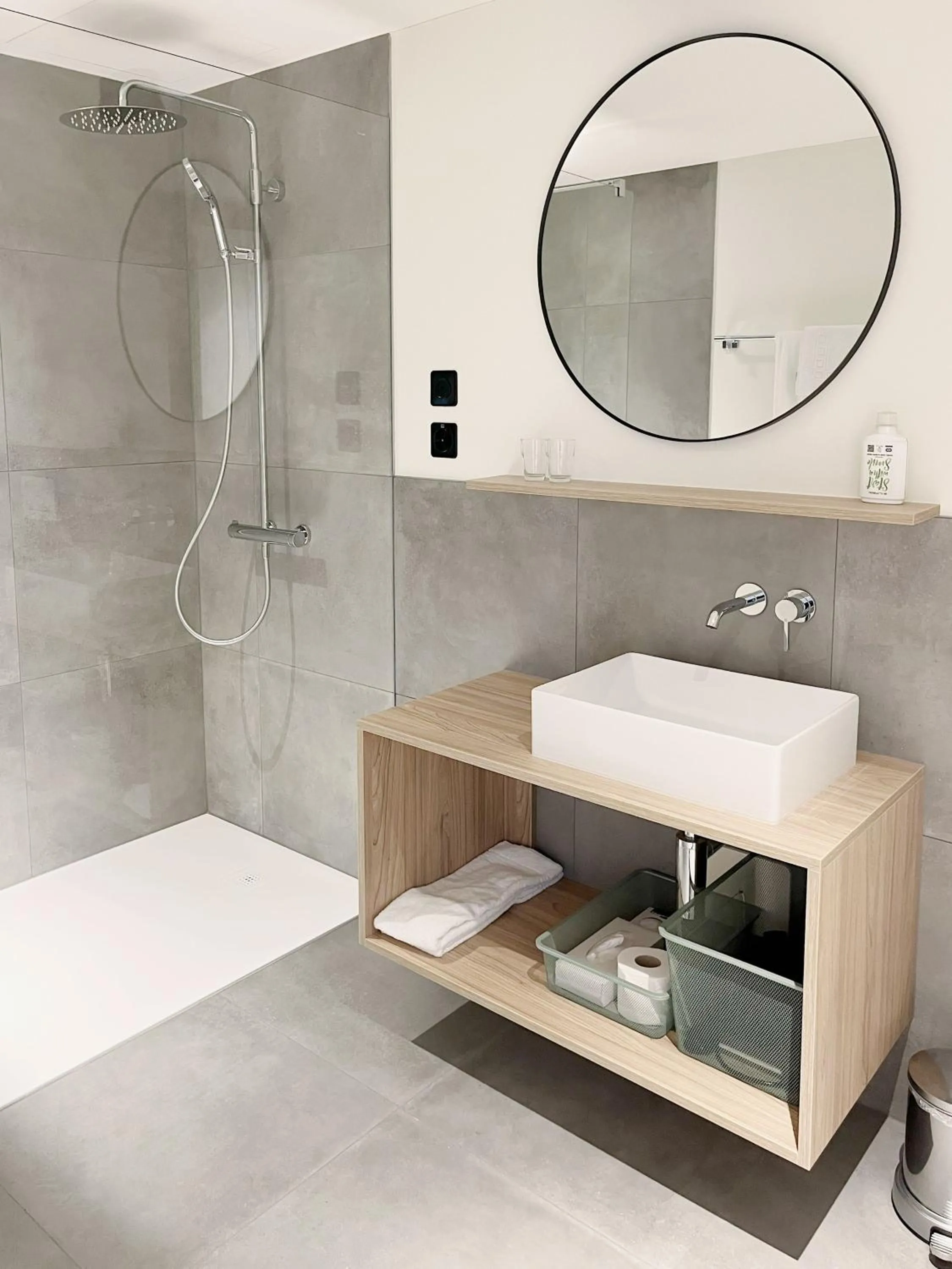 Shower in Hotel Murten