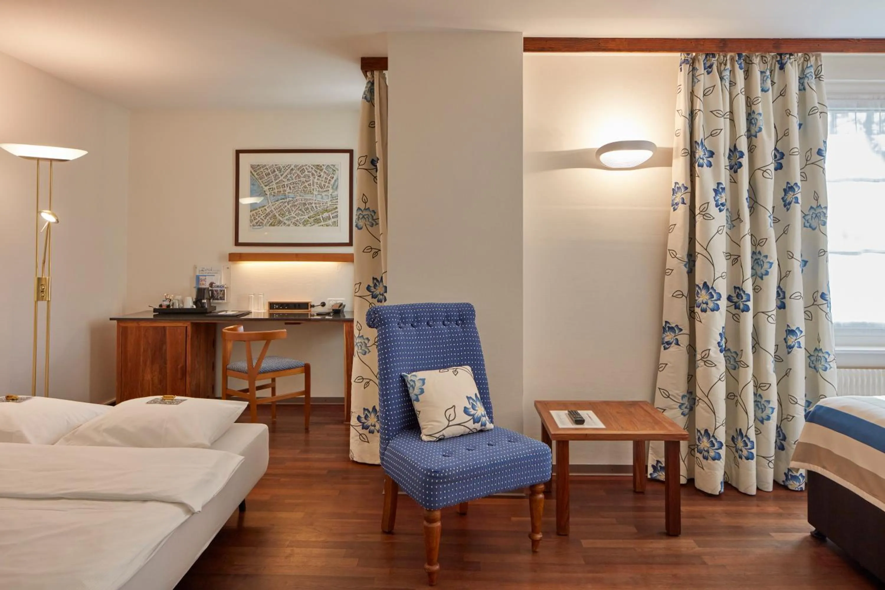 Bed in Hotel Adler Zürich