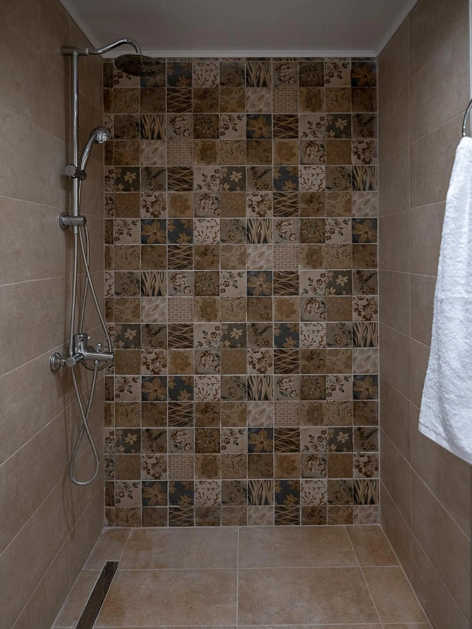 Shower in Luxury Apts Heraklion Center