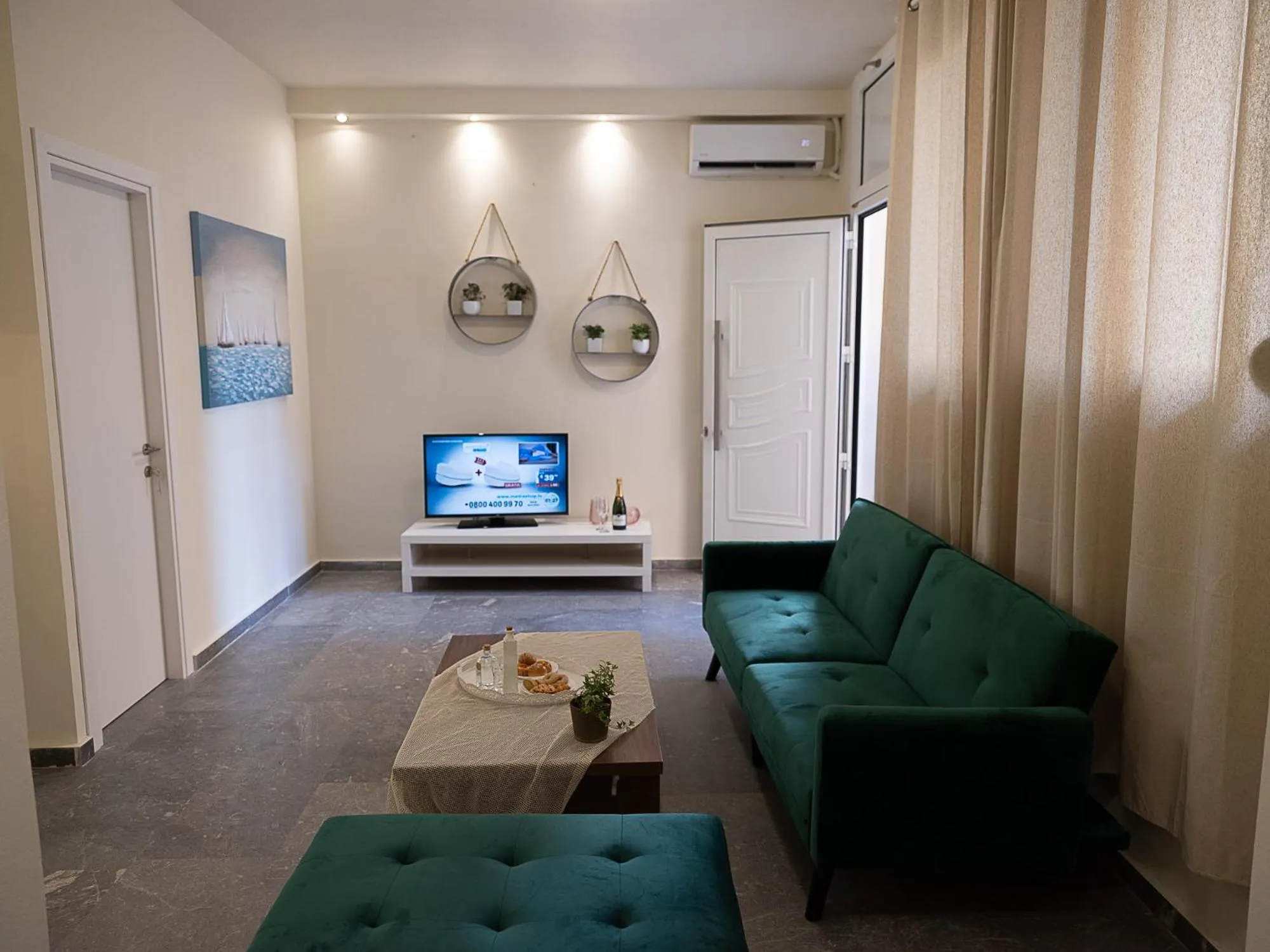 Photo of the whole room in Luxury Apts Heraklion Center