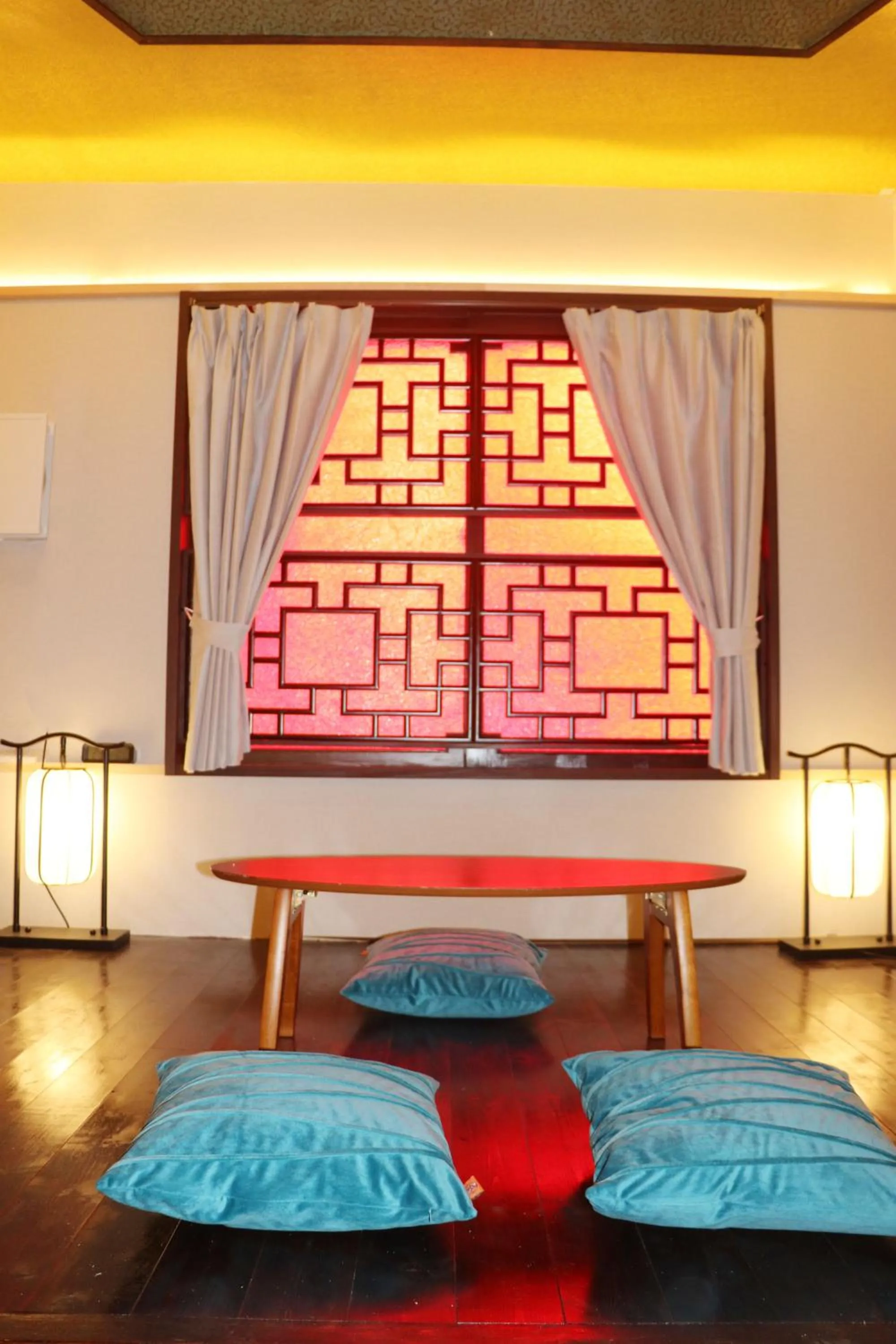 Photo of the whole room, Bed in Room Inn Shanghai 横浜中華街 Room1-ABC