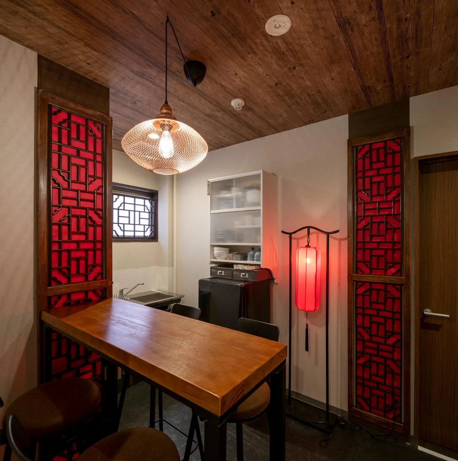 Kitchen or kitchenette in Room Inn Shanghai 横浜中華街 Room1-ABC