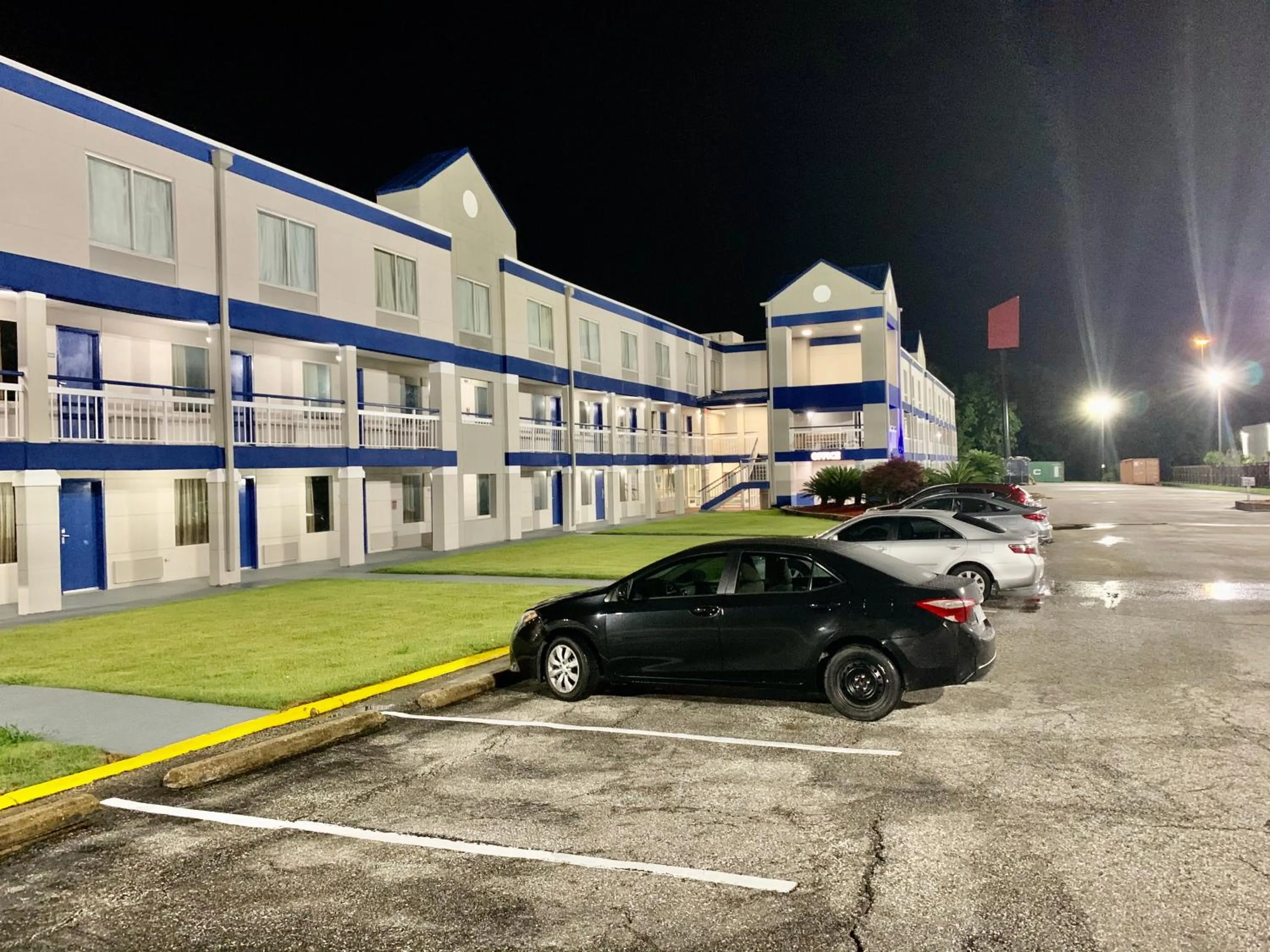 Property building in Sunrise Extended Stay Hotel