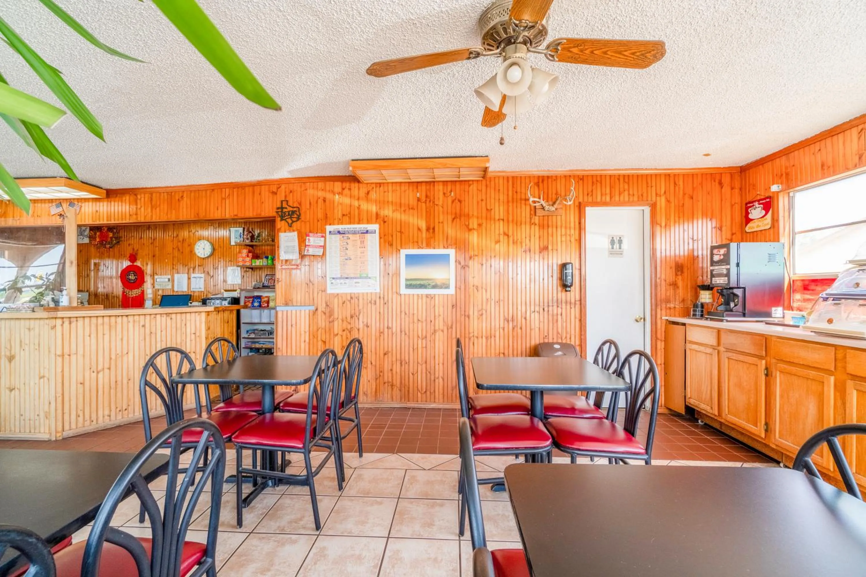 Lobby or reception in Lone Star Inn by OYO Vernon Texas Hwy 287