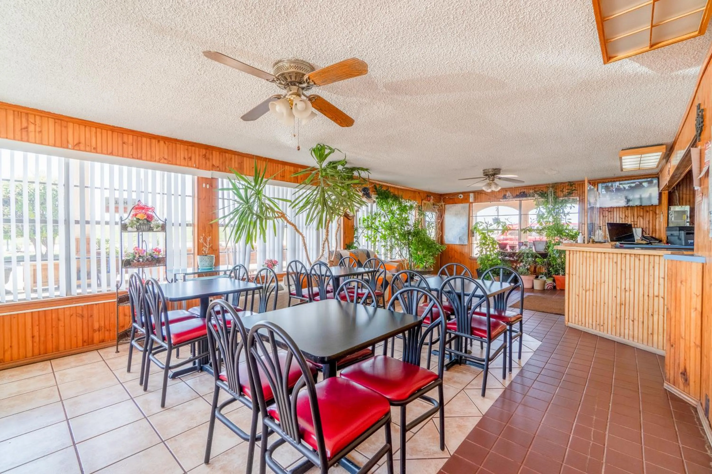 Lobby or reception in Lone Star Inn by OYO Vernon Texas Hwy 287