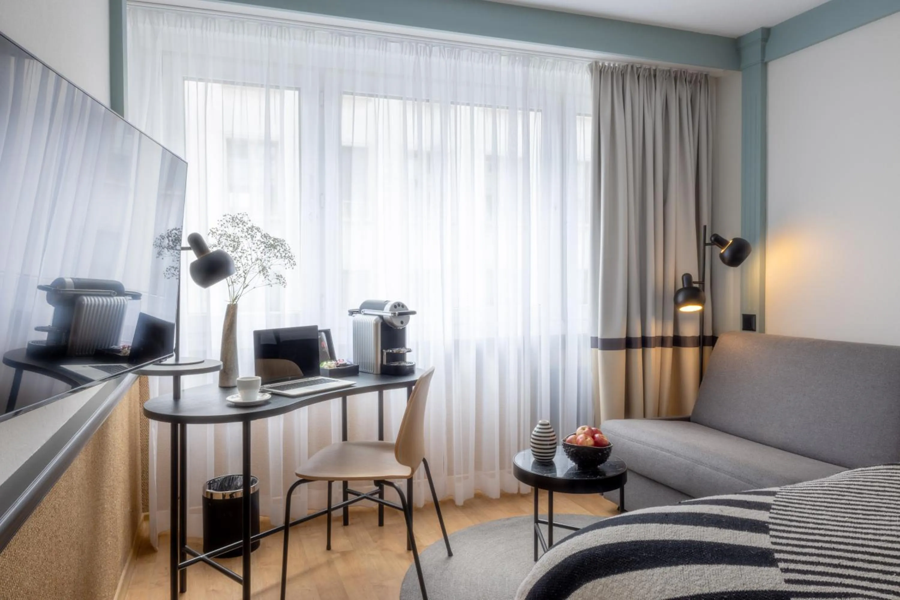 Bedroom, Bed in Hotel Luzernerhof