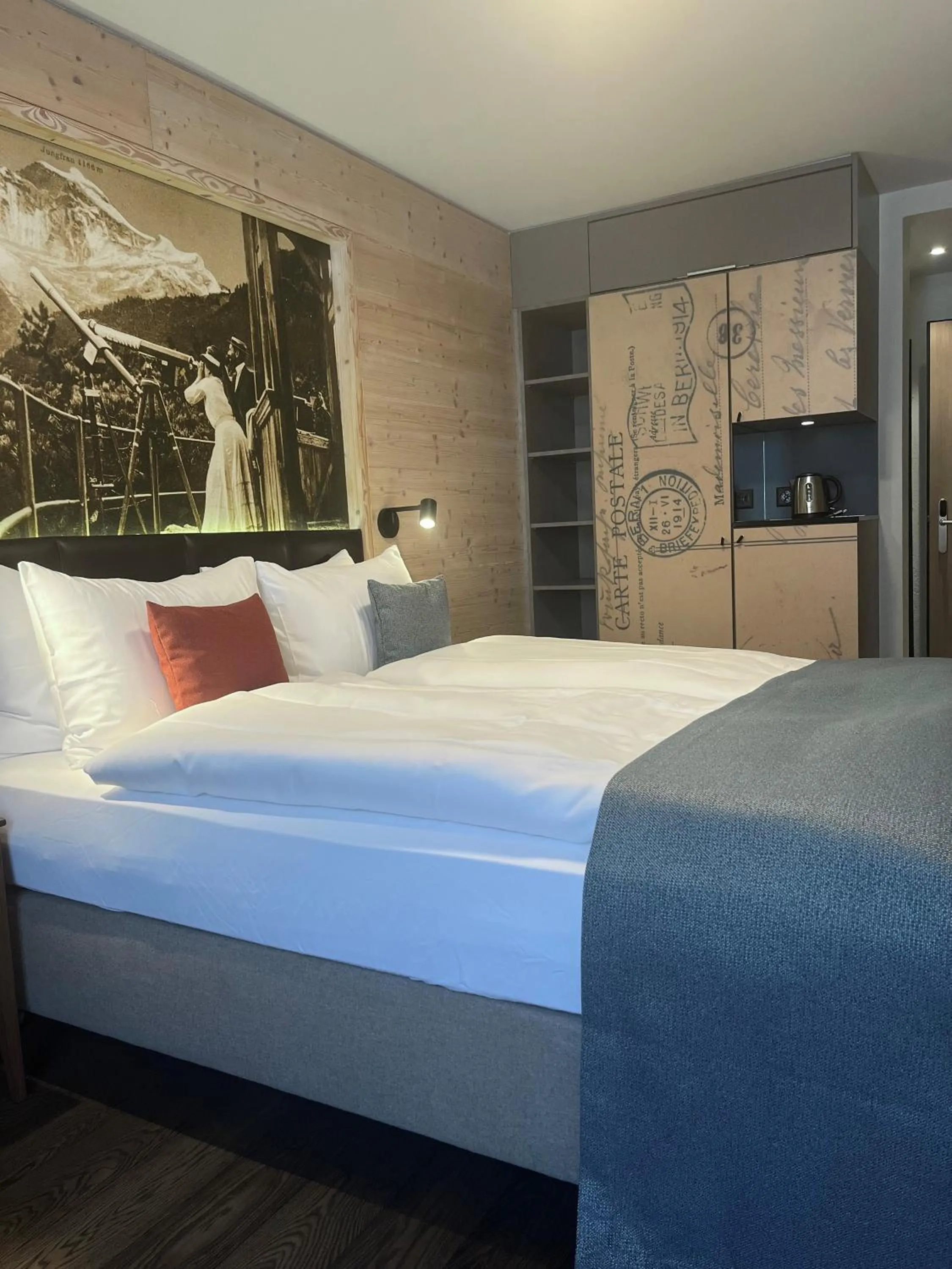 Bedroom, Bed in Hotel Interlaken