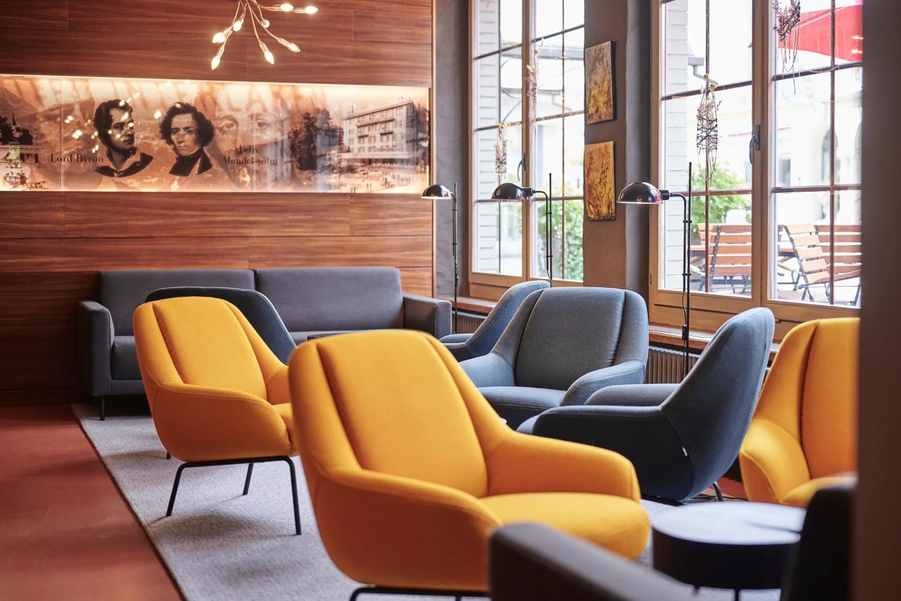 Communal lounge/ TV room in Hotel Interlaken