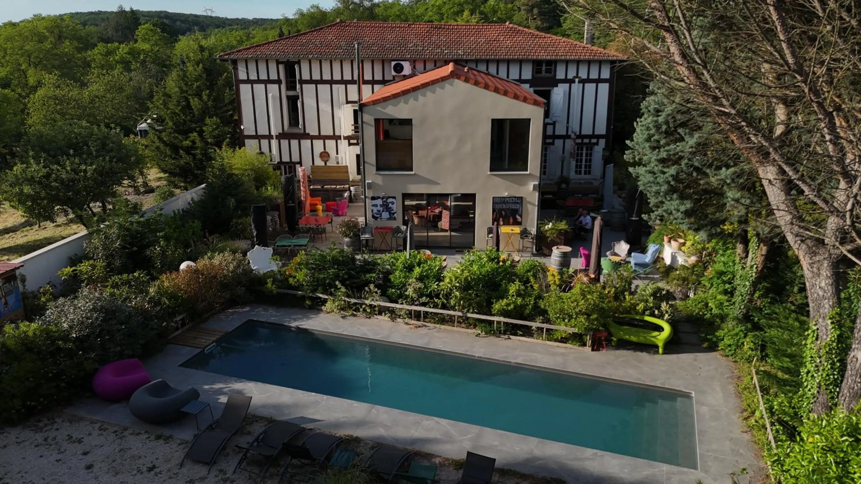 Hostelry Music Repetition