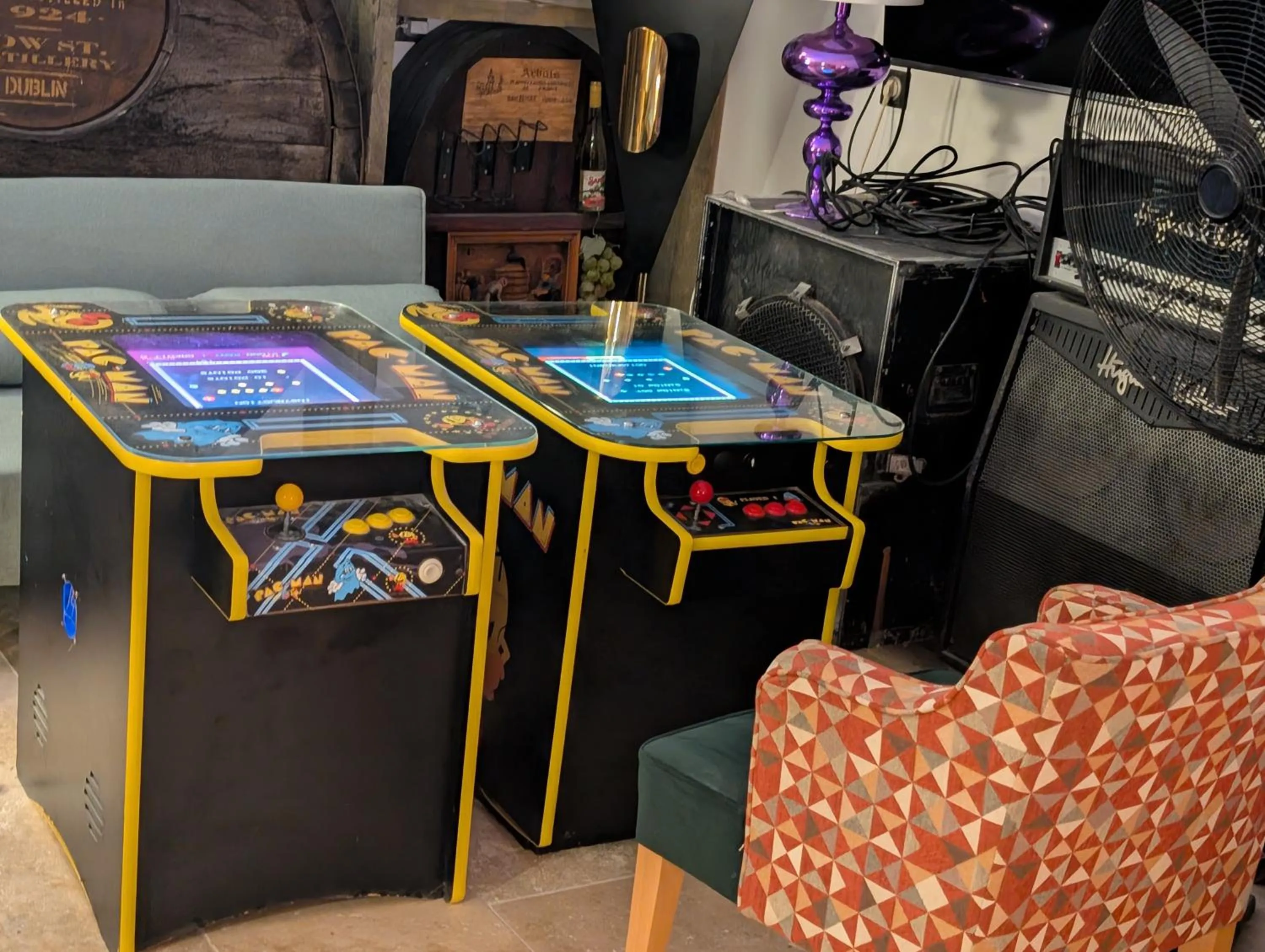 Game Room in Hostelry Music Repetition