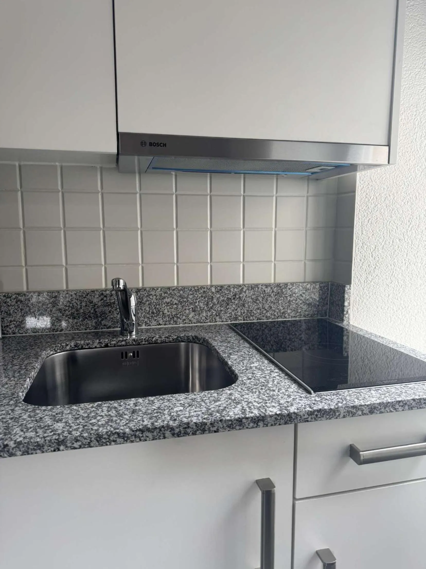 kitchen in Hôtel de l'Ecluse