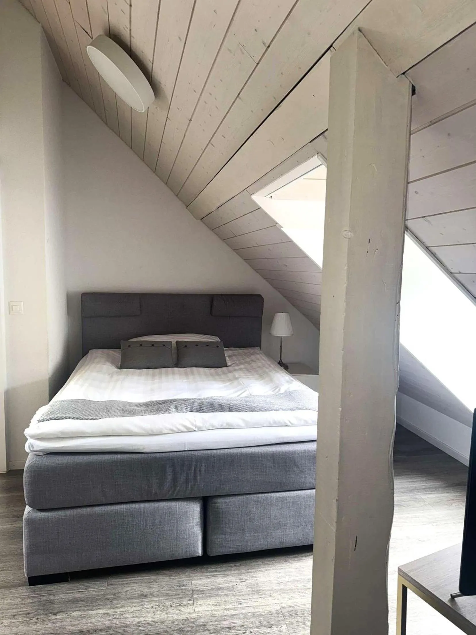 Bedroom, Bed in Hôtel de l'Ecluse