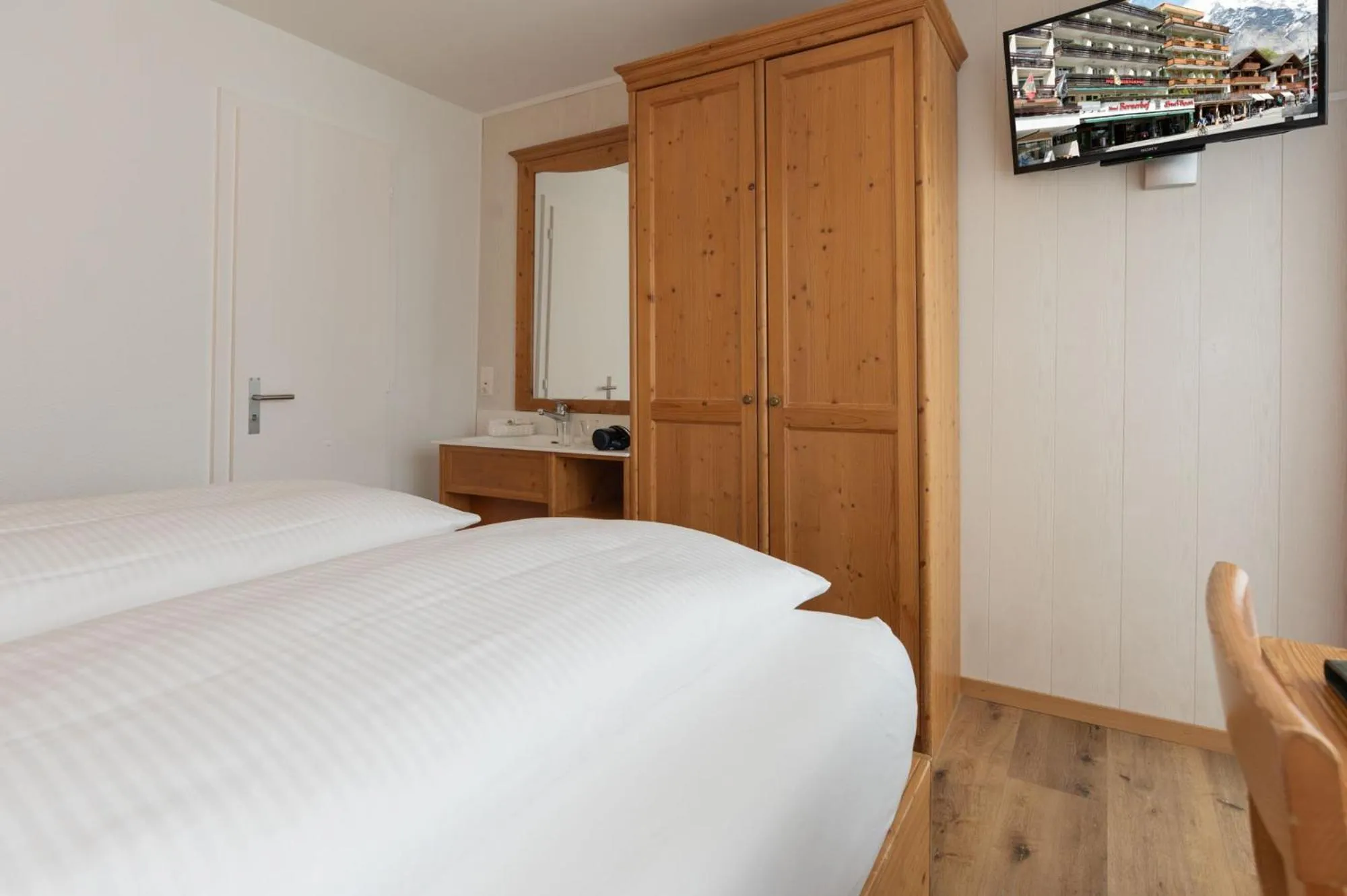 Bed in Hotel Bernerhof Grindelwald