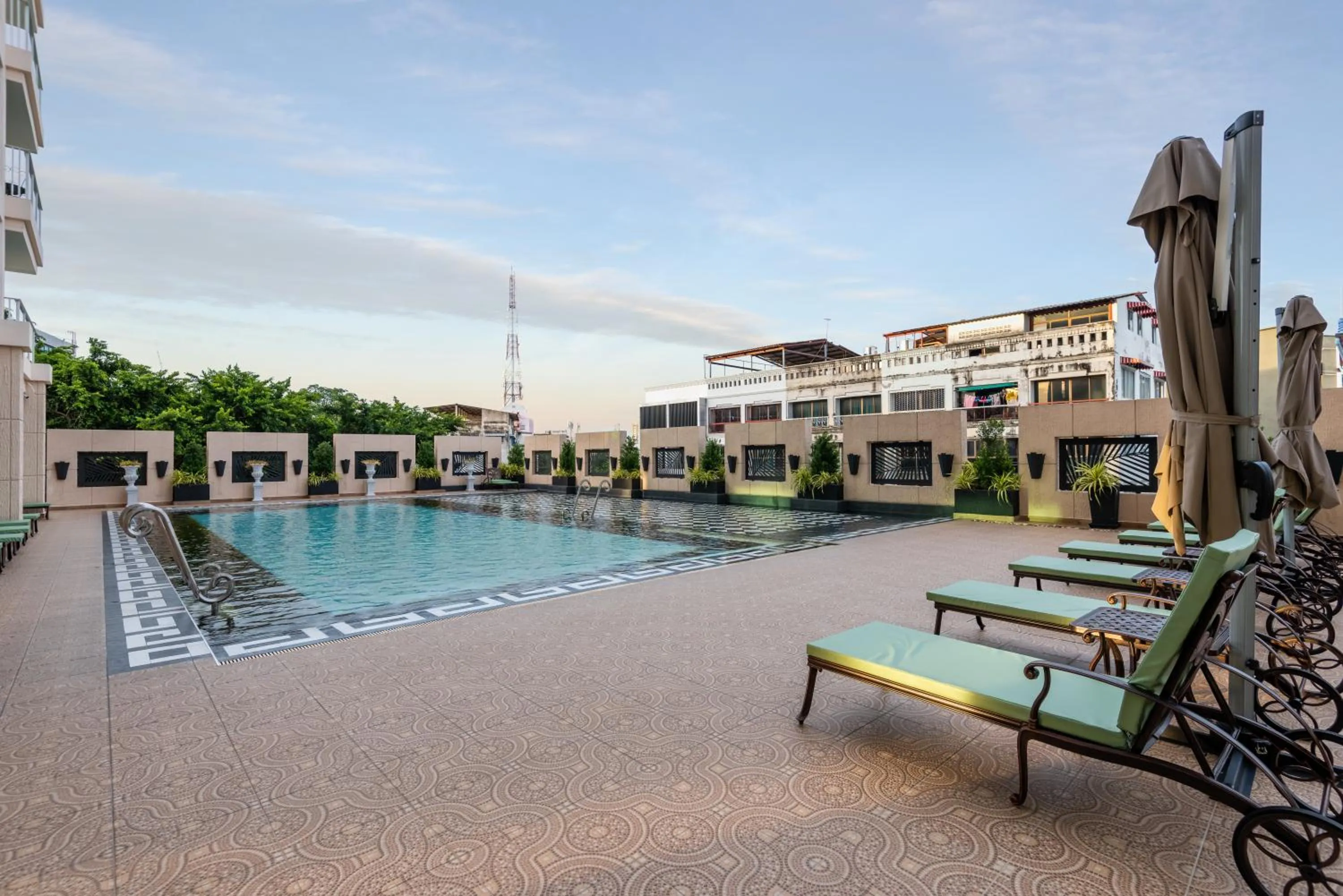 Balcony/Terrace in Rare Panoramic Sea, City & Mountain Views - XXL Balcony - 1Gbps Blazing Fast Free WIFI - Pool - Gym - Pool Table - Steam - Sauna - Bar